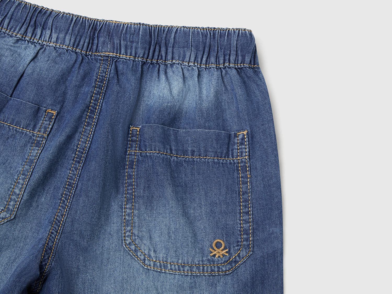 Benetton Erkek Bebek Koyu Denim Arka Cebi Logo İşlemeli Büzgü İpli Denim Bermuda Şort