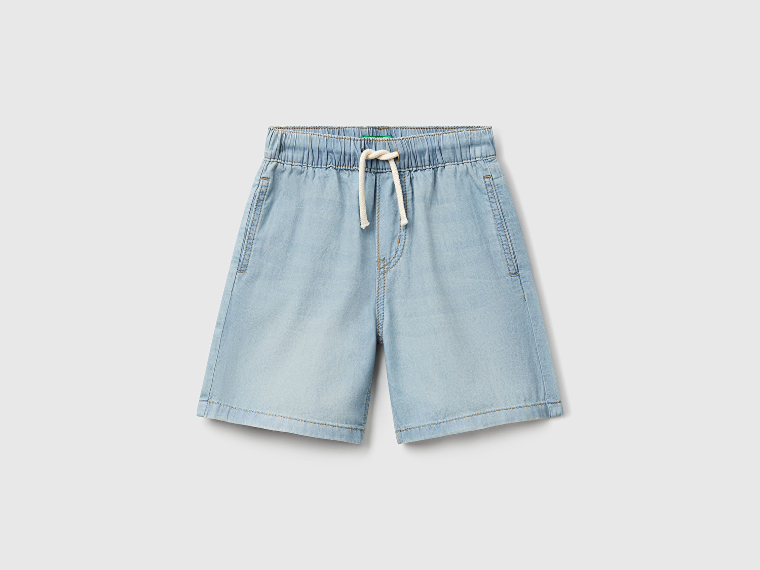 Benetton Erkek Bebek Açık Denim Arka Cebi Logo İşlemeli Büzgü İpli Denim Bermuda Şort
