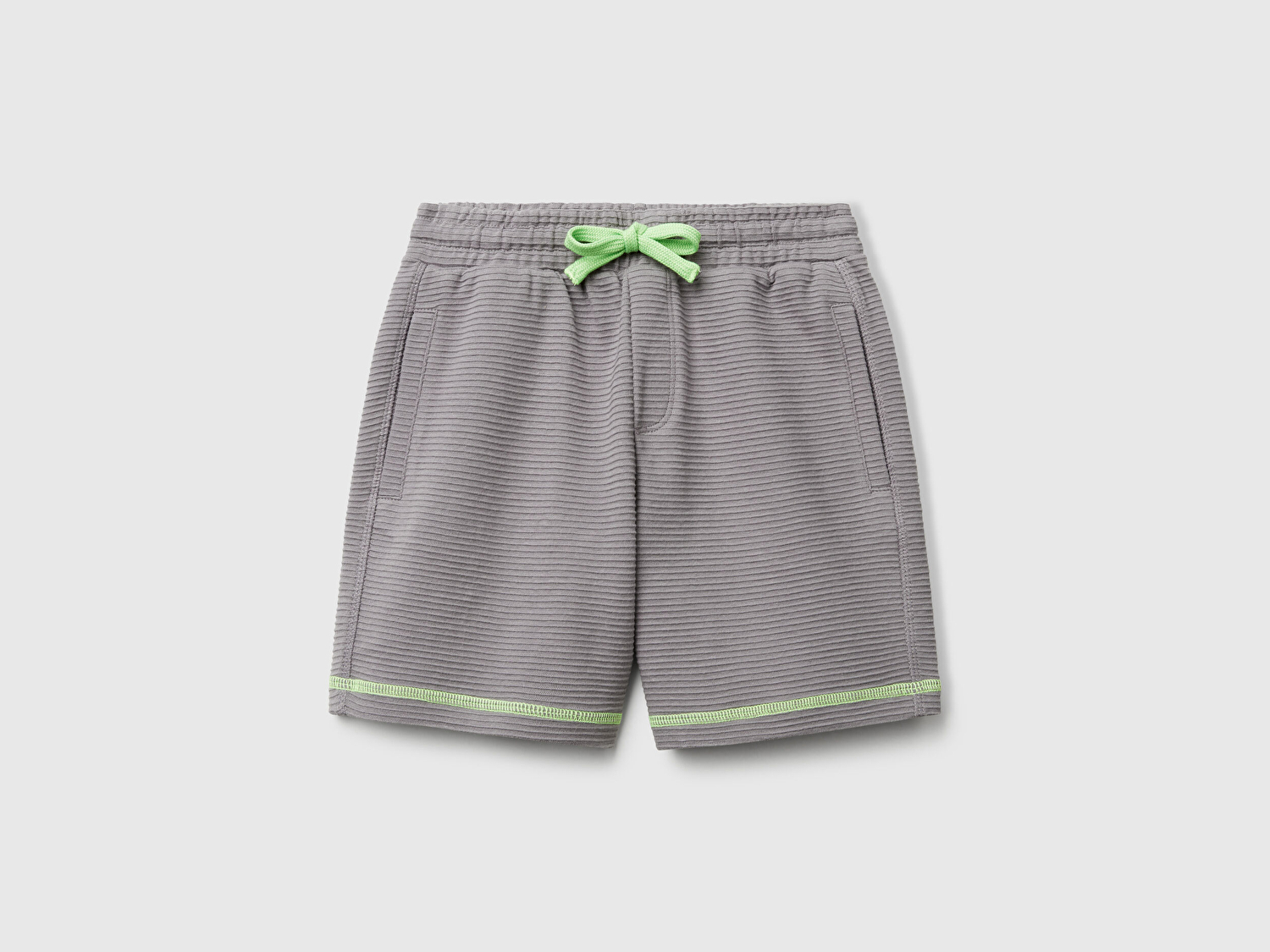 Benetton Erkek Bebek Antrasit Arka Cebi Logo İşlemeli Beli İpli Şort