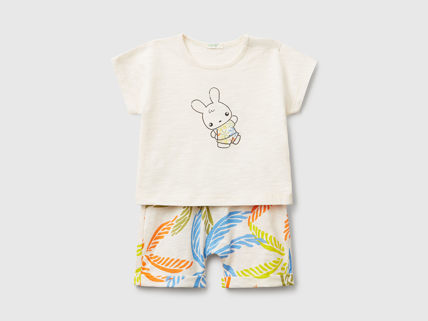 Benetton Bebek Ekru Baskılı Kimono Kollu T-Shirt ve Tamamı Desenli Şort Takım