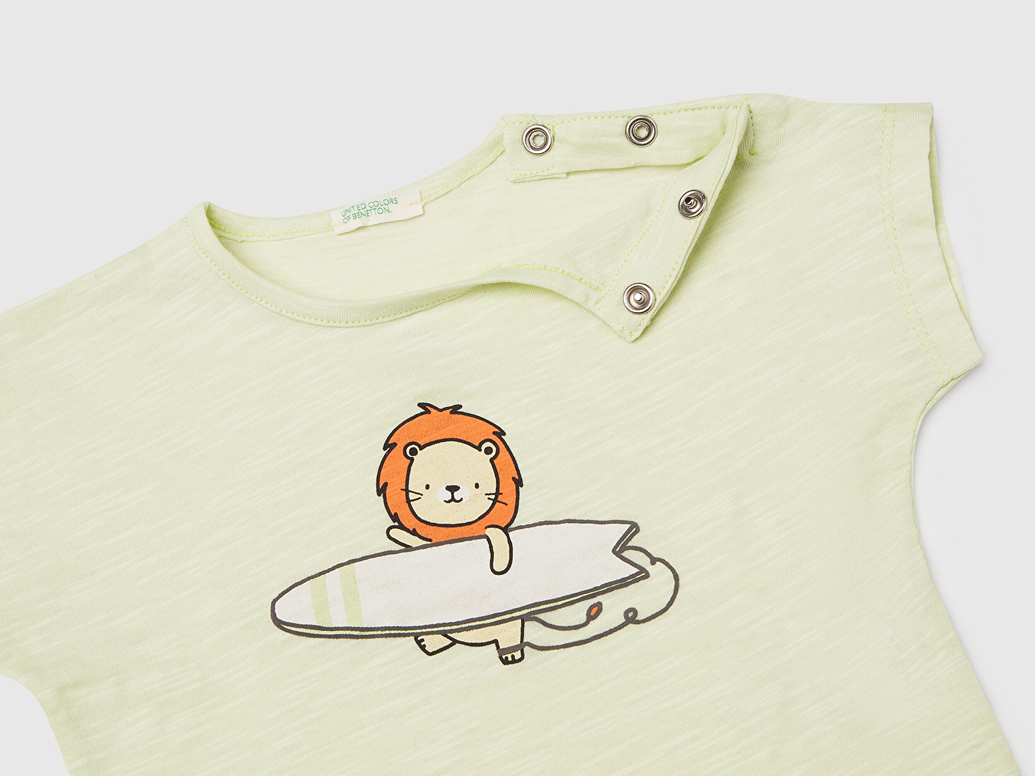Benetton Bebek Yeşil Baskılı Kimono Kollu T-Shirt ve Tamamı Desenli Şort Takım