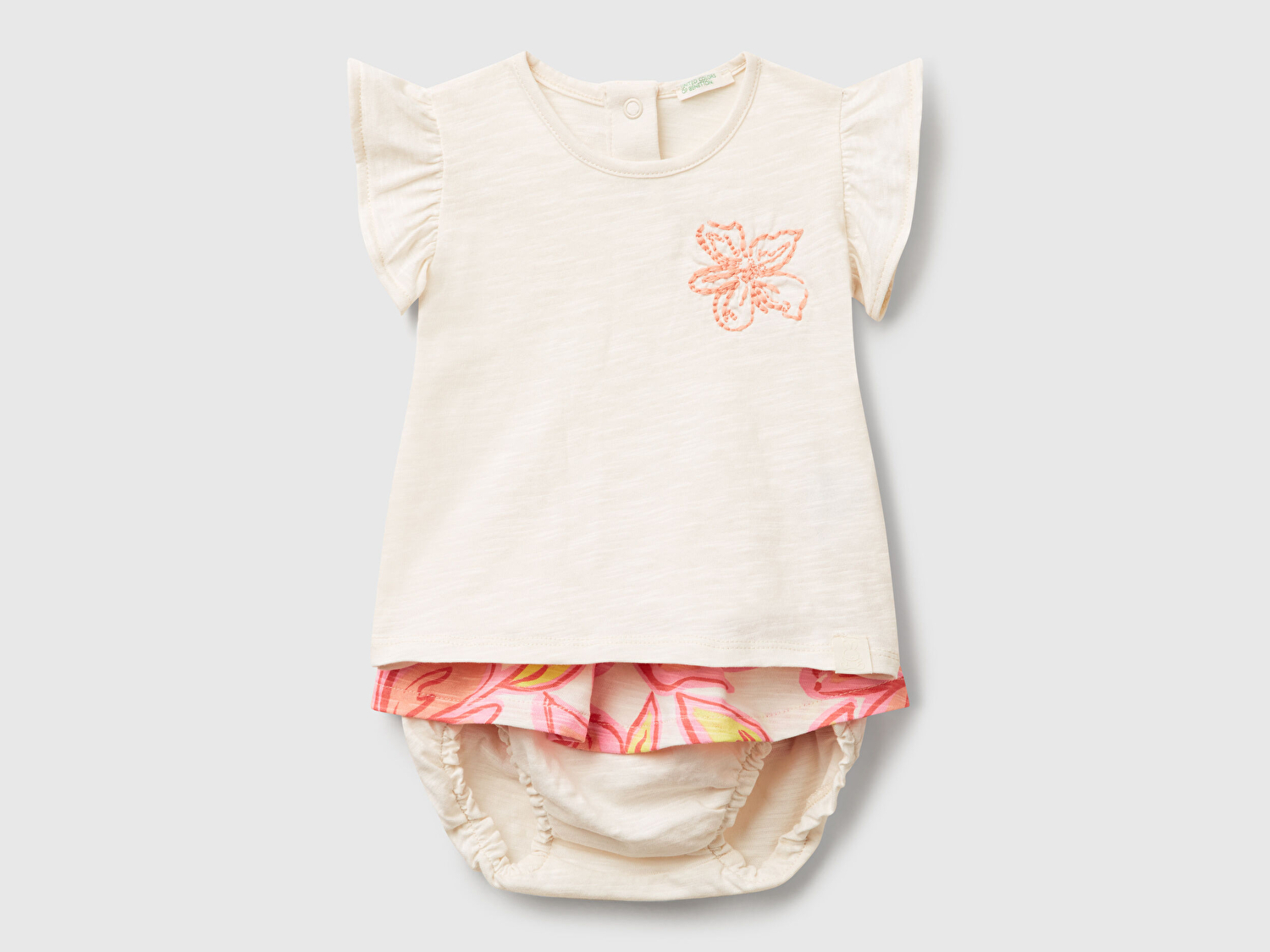 Benetton Bebek Ekru Önü Nakışlı Kolu Fırfırlı T-Shirt ve Desenli Şort Etek Takım