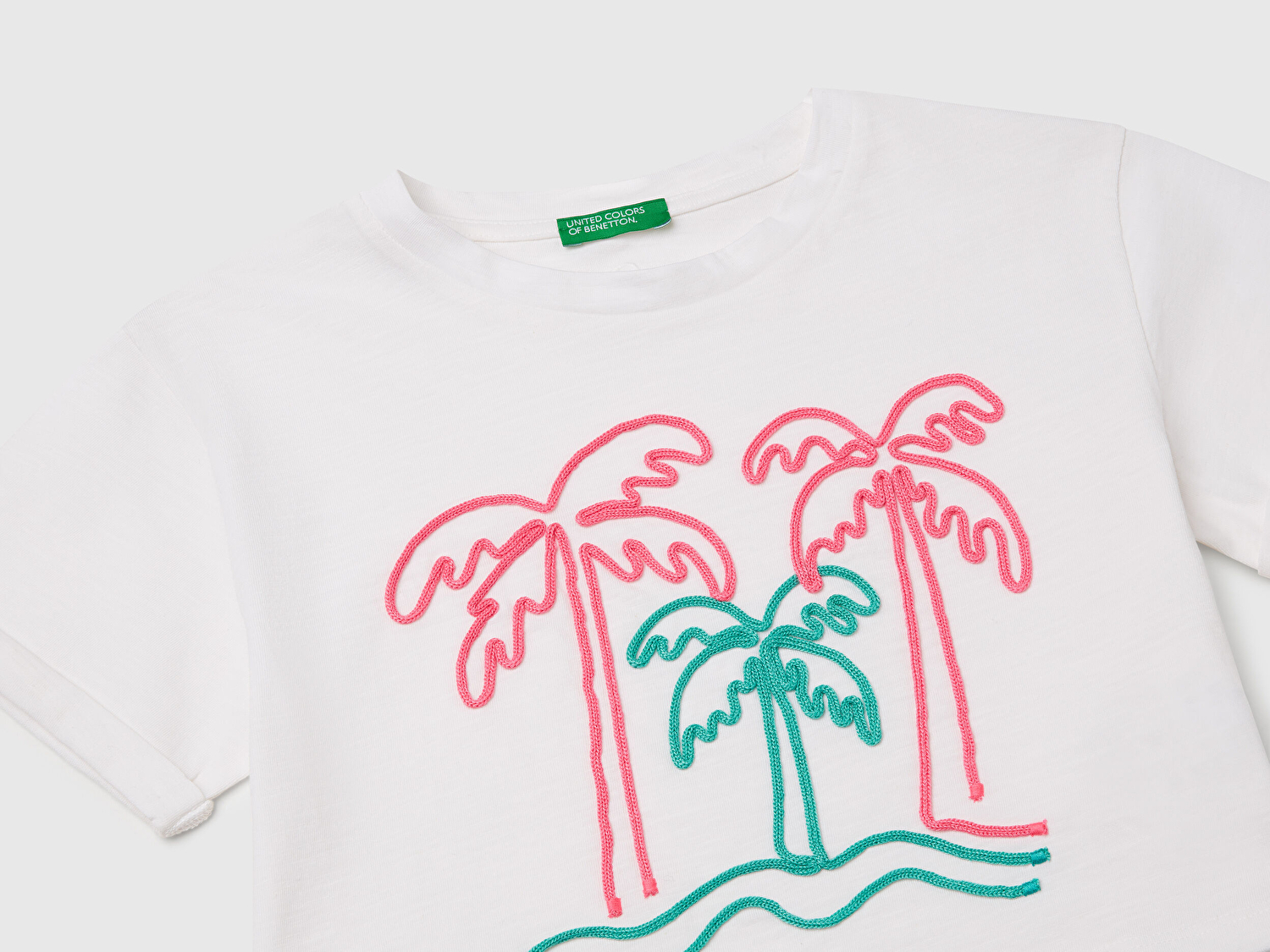Benetton Kız Çocuk Beyaz Nakışlı Bisiklet Yaka Crop T-Shirt