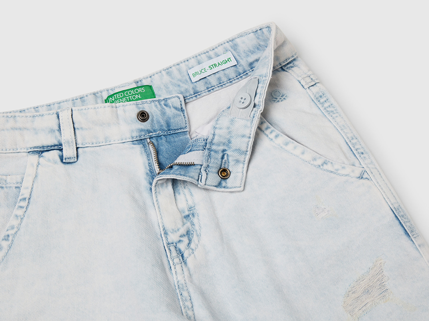 Benetton Erkek Çocuk Açık Denim Yırtık Detaylı Ön Cebi Logo Detaylı Denim Bermuda Şort