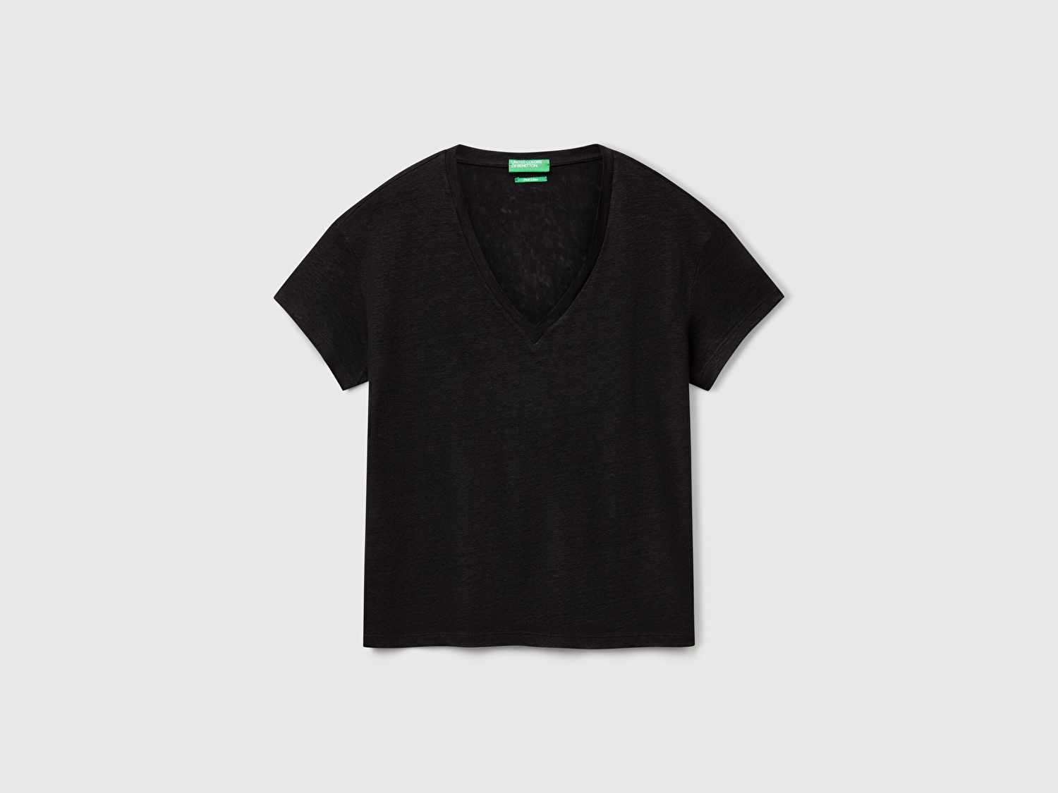 Benetton Kadın Siyah %100 Keten Düşük Omuzlu Relax Fit V Yaka T-Shirt