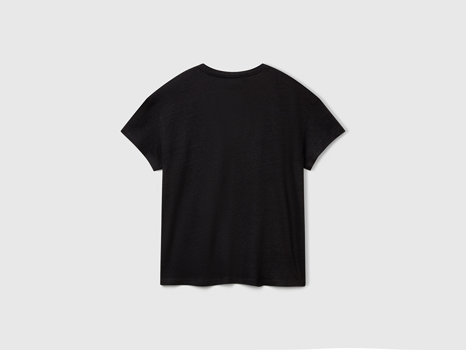Benetton Kadın Siyah %100 Keten Düşük Omuzlu Relax Fit V Yaka T-Shirt