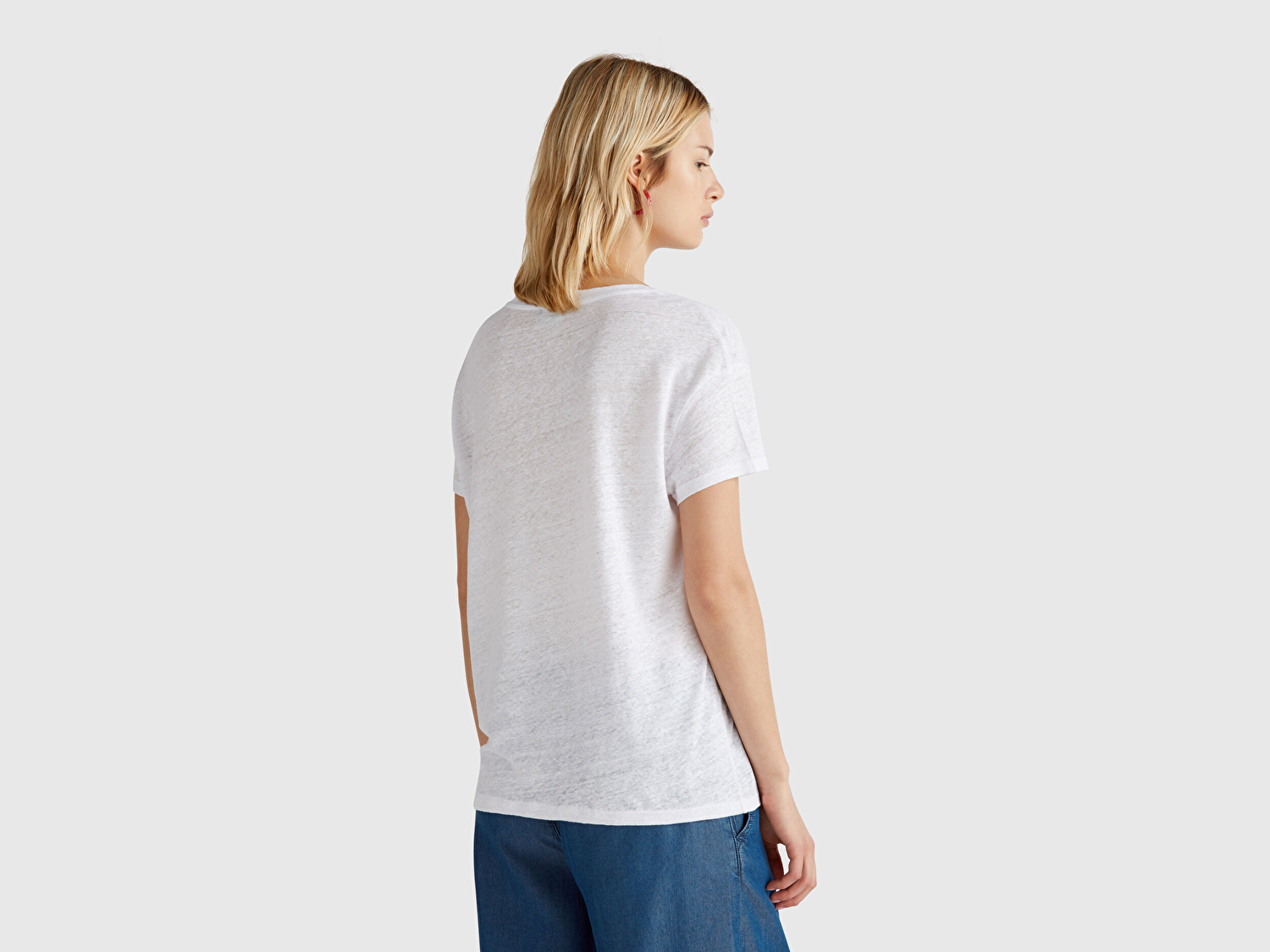 Benetton Kadın Beyaz %100 Keten Düşük Omuzlu Relax Fit V Yaka T-Shirt