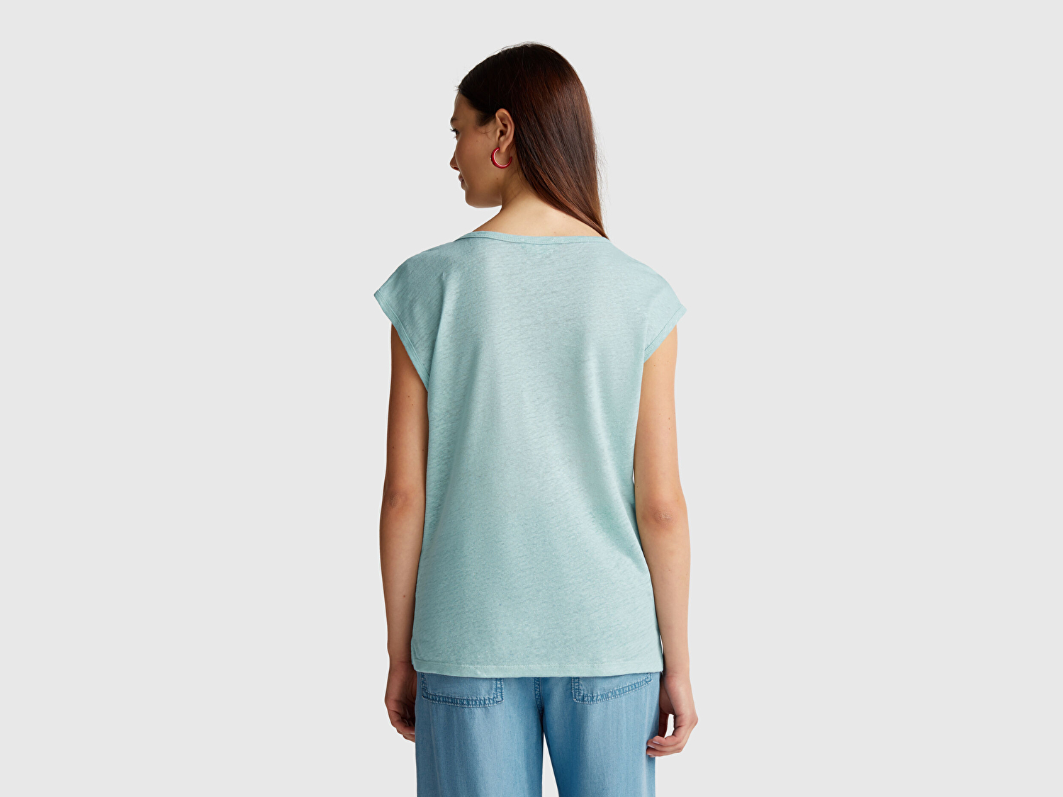 Benetton Kadın Su Yeşili %100 Keten Yanları Yırtmaçlı Relax Fit Yuvarlak Yaka T-Shirt