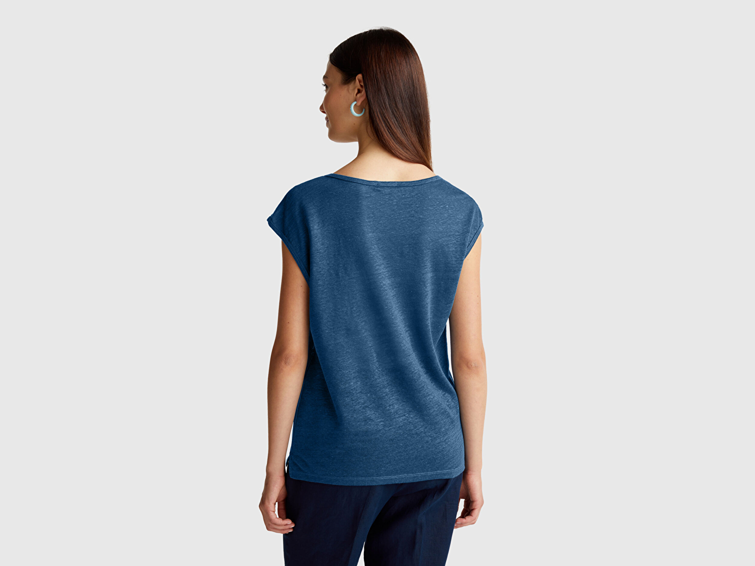 Benetton Kadın Denim %100 Keten Yanları Yırtmaçlı Relax Fit Yuvarlak Yaka T-Shirt