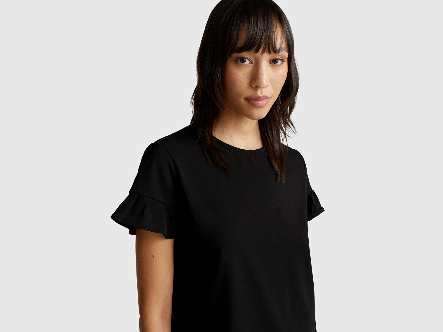 Kadın Siyah Koton Karışımlı Kolları Fırfır Detaylı T-Shirt