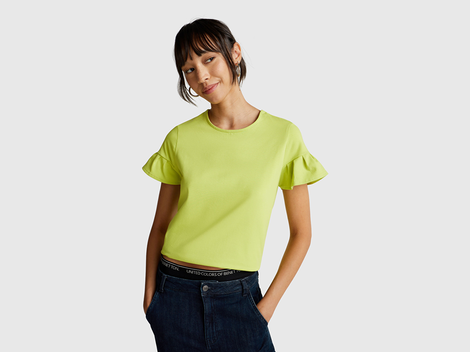 Benetton Kadın Açık Yeşil Koton Karışımlı Kolları Fırfır Detaylı T-Shirt