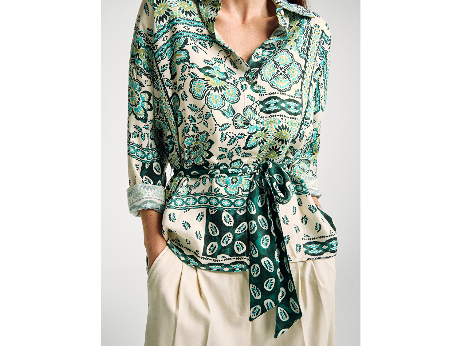 Benetton Kadın Açık Yeşil %100 Viskoz Kuşaklı Desenli Gömlek