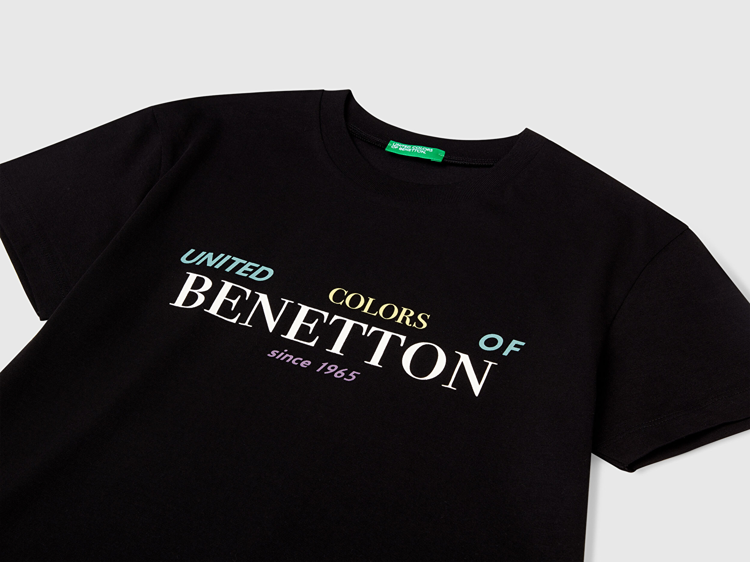 Benetton Erkek Çocuk Siyah Önü Logo Baskılı Bisiklet Yaka T-shirt