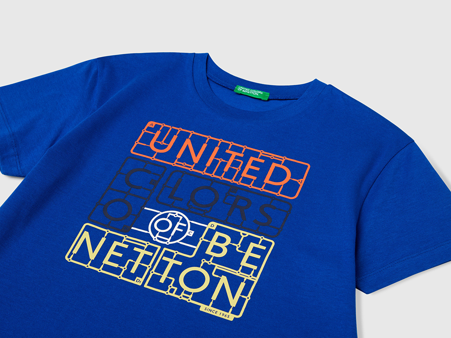 Benetton Erkek Çocuk Saks Mavisi Önü Logo Baskılı Bisiklet Yaka T-shirt