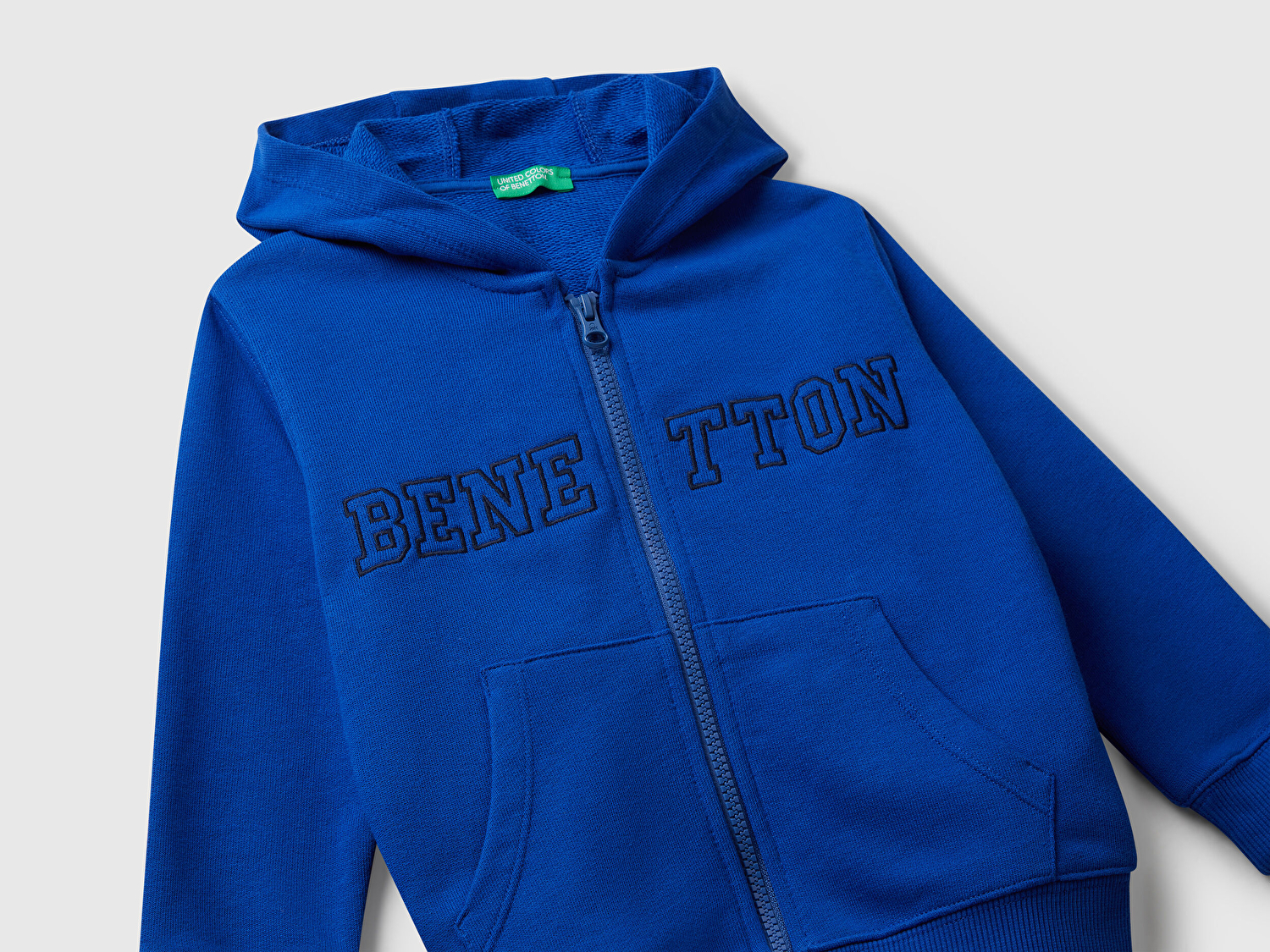 Benetton Erkek Bebek Saks Mavisi Önü Logo Baskılı Fermuarlı Kapüşonlu Sweatshirt