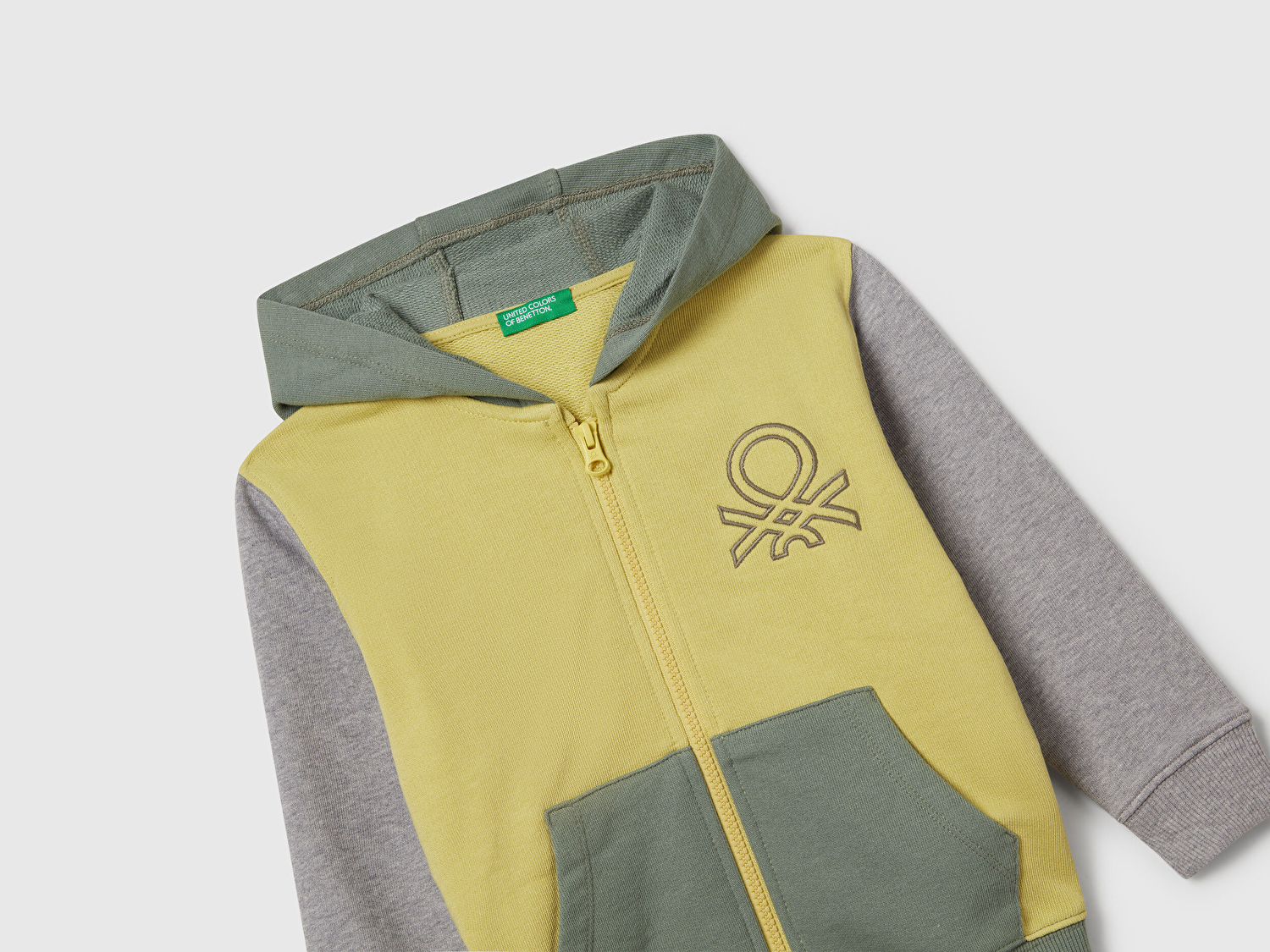 Benetton Erkek Bebek Sarı-Gri Önü Logo Baskılı Fermuarlı Kapüşonlu Sweatshirt