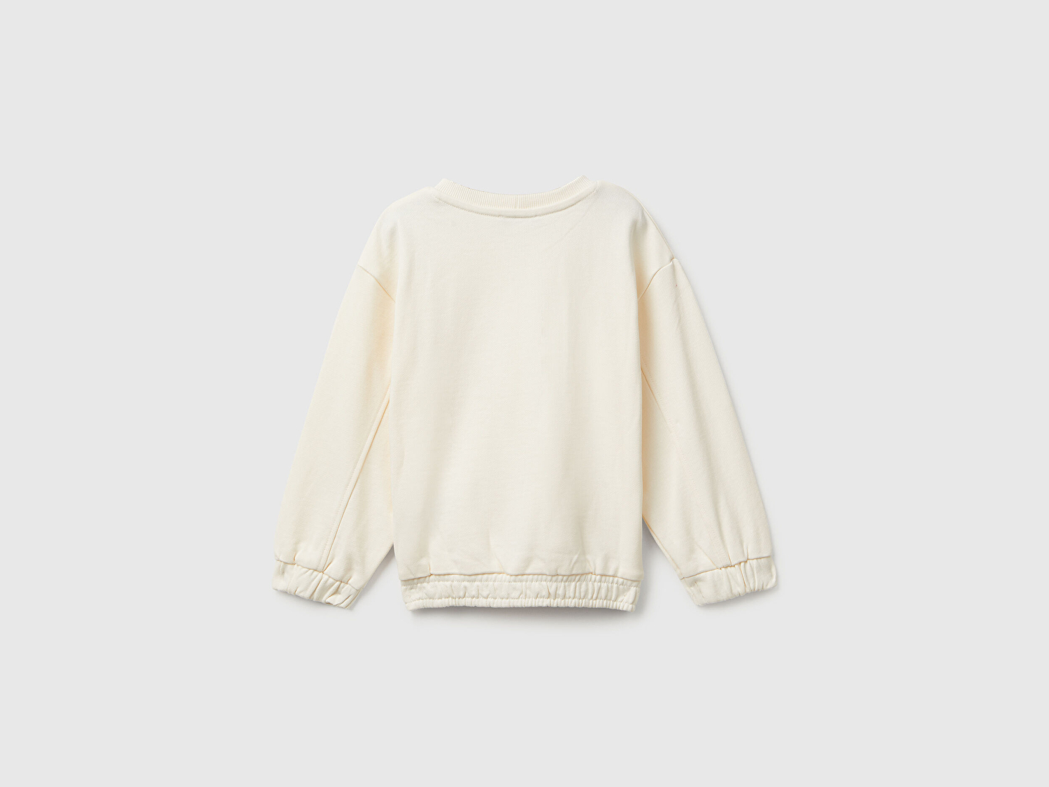 Benetton Kız Bebek Ekru Dikiş Detaylı Kalpli Yama Cepli Regular Fit Sweatshirt