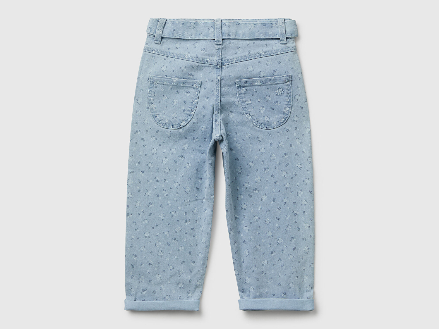 Benetton Kız Bebek Açık Mavi Çiçek Desenli Beli Bağlamalı Paçası Kıvrık Denim Pantolon