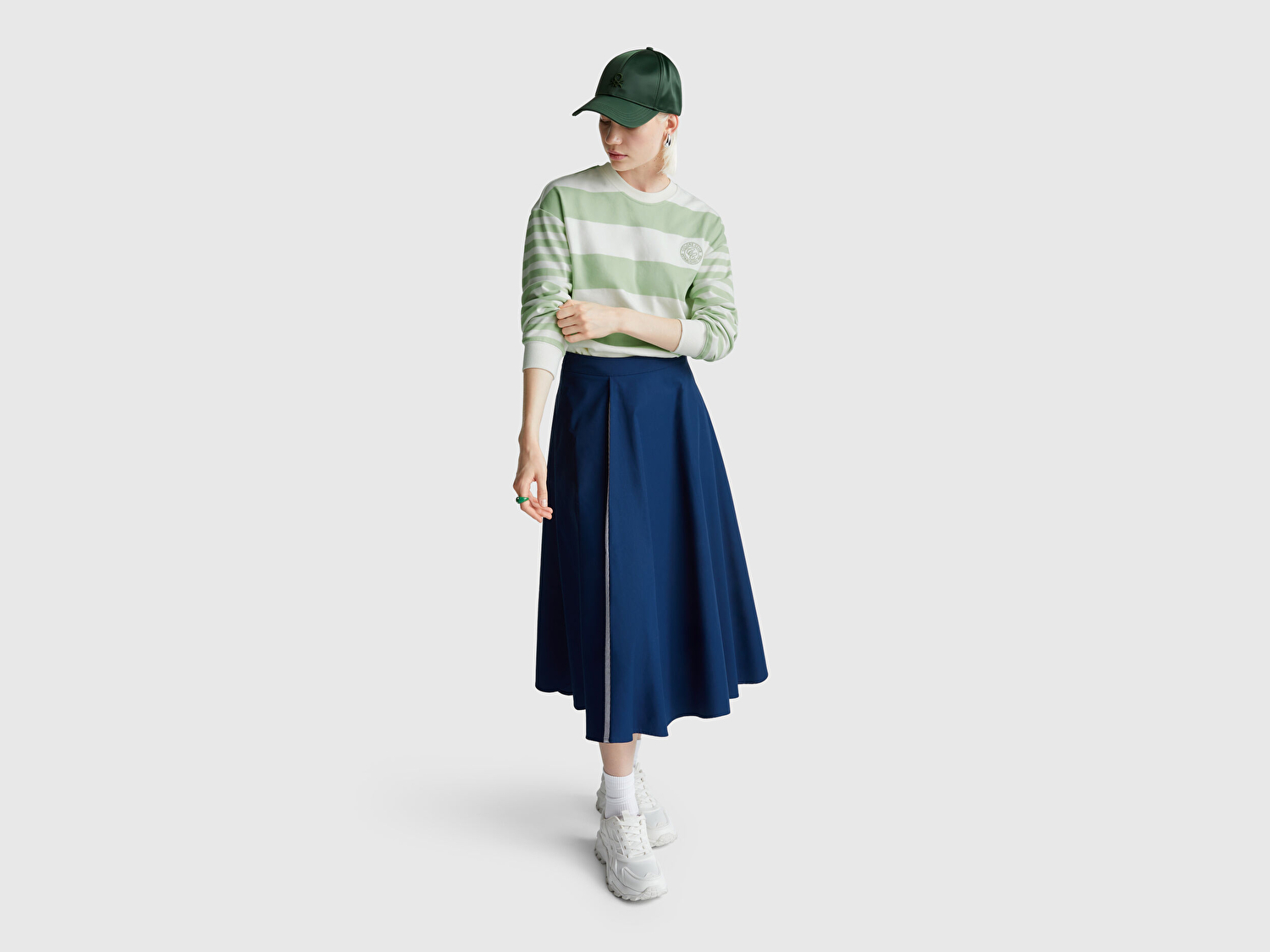 Benetton Kadın Açık Yeşil  Pamuk Karışımlı Göğsü Logo Baskılı Renk Bloklu Sweatshirt