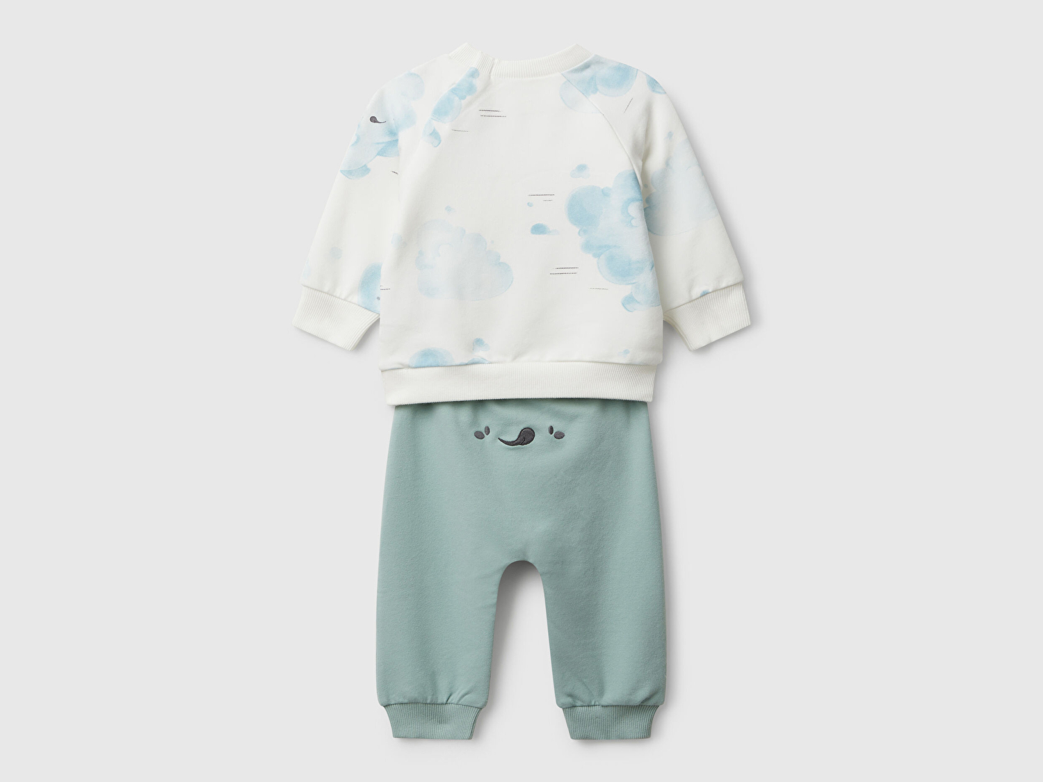 Benetton Bebek Su Yeşili - Beyaz Tamamı Baskılı Kulaklı Üst ve Arkası İşlemeli Alt Eşofman Takımı