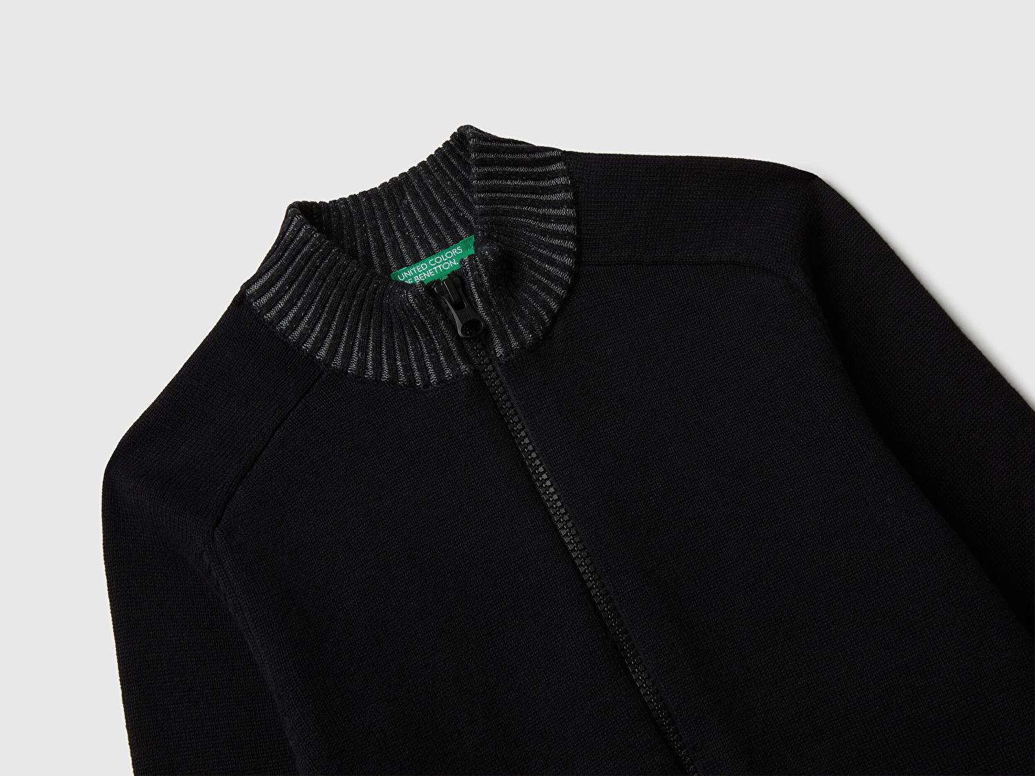 Benetton Erkek Çocuk Siyah Fermuarlı Ribana Detaylı Hırka