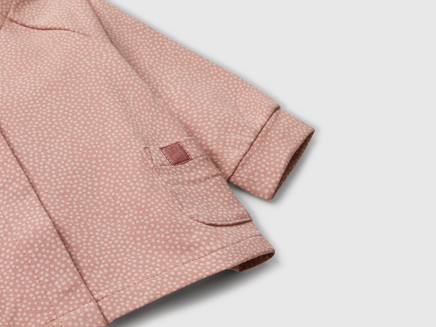 Benetton Bebek Gül Kurusu Tamamı Desenli Gizli Çıtçıt Düğmeli Cepli Sweatshirt
