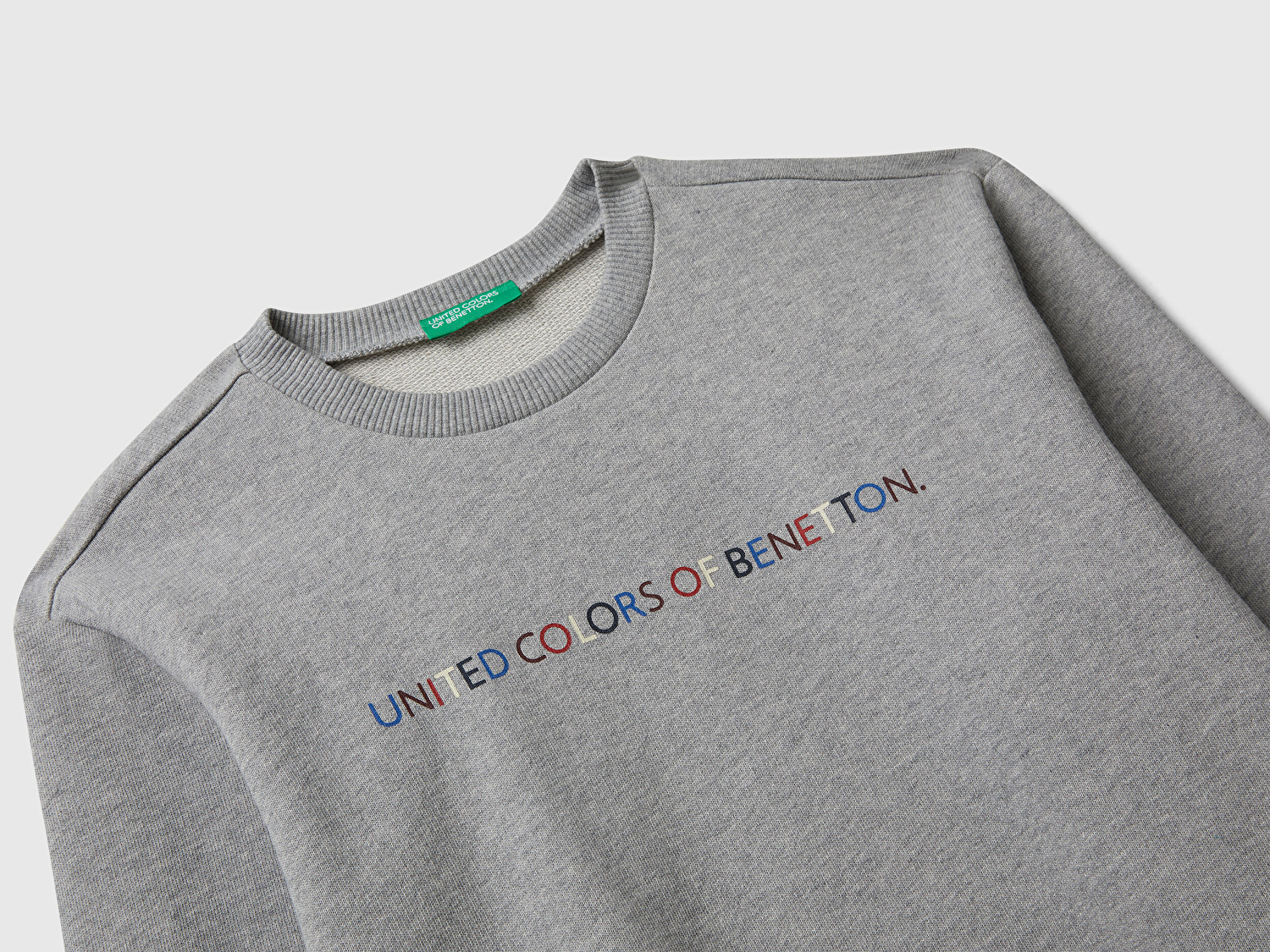 Benetton Erkek Çocuk Gri Melanj Önü Logo Baskılı Bisiklet Yaka Regular Fit Sweatshirt