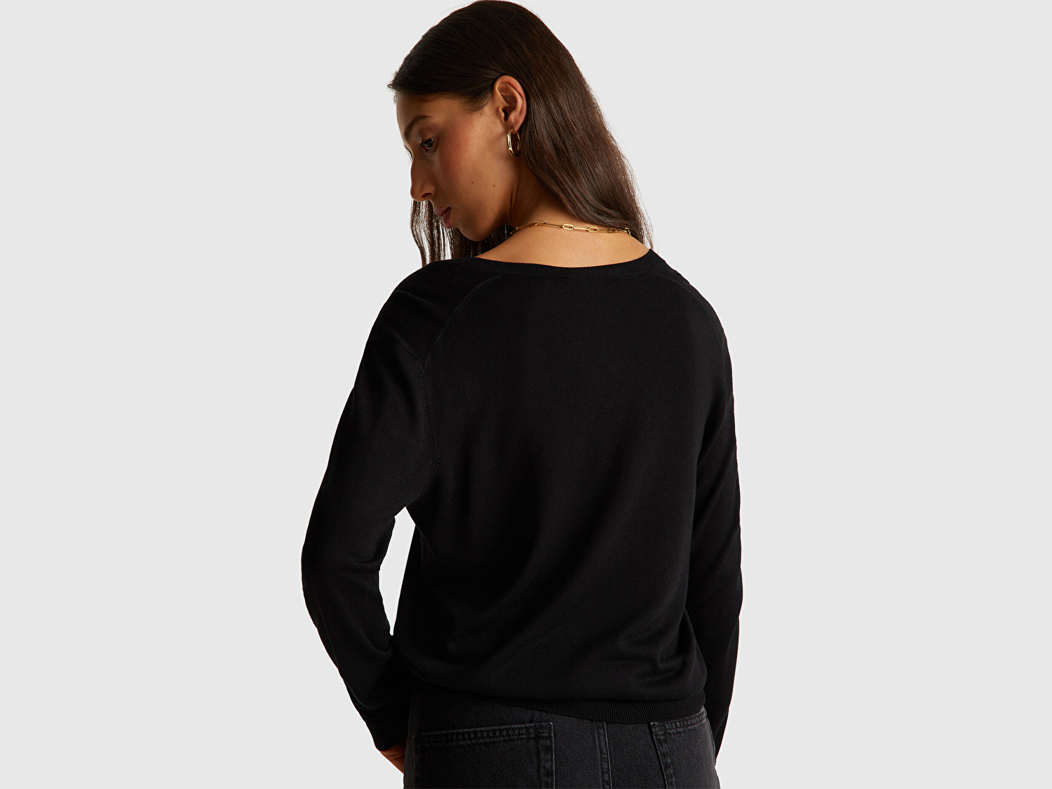 Benetton Kadın Siyah Viskoz ve İpek Karışımlı V Yaka Triko Kazak