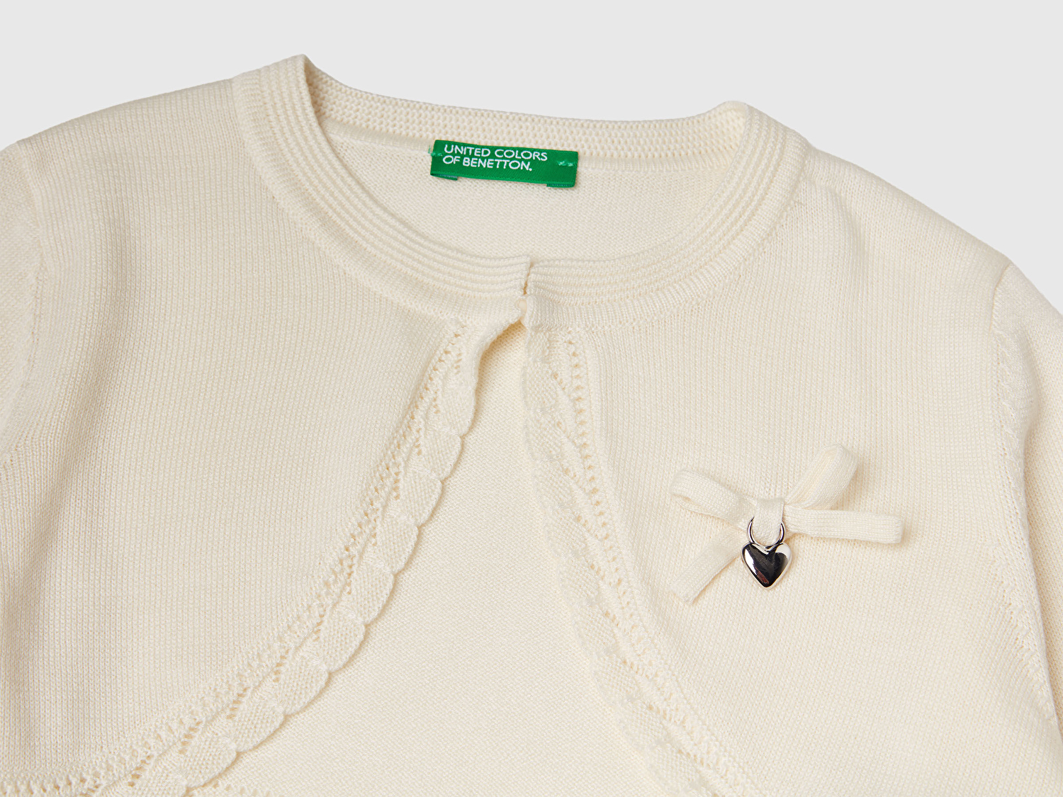 Benetton Kız Bebek Ekru Nakış Detaylı Fiyonklu Hırka