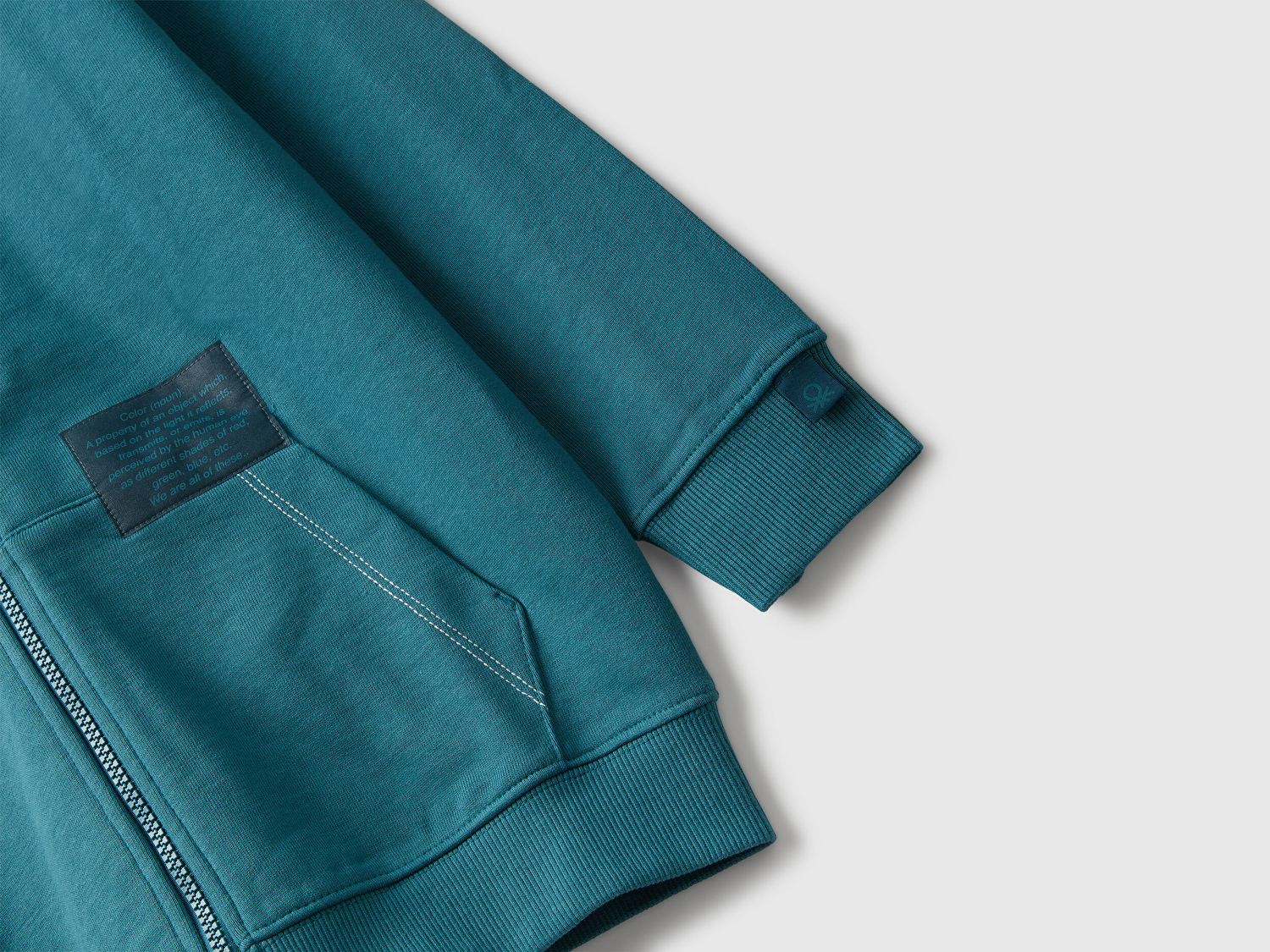Benetton Erkek Çocuk Petrol Mavisi Logolu Etiket Detaylı Fermuarlı Kapüşonlu Sweatshirt