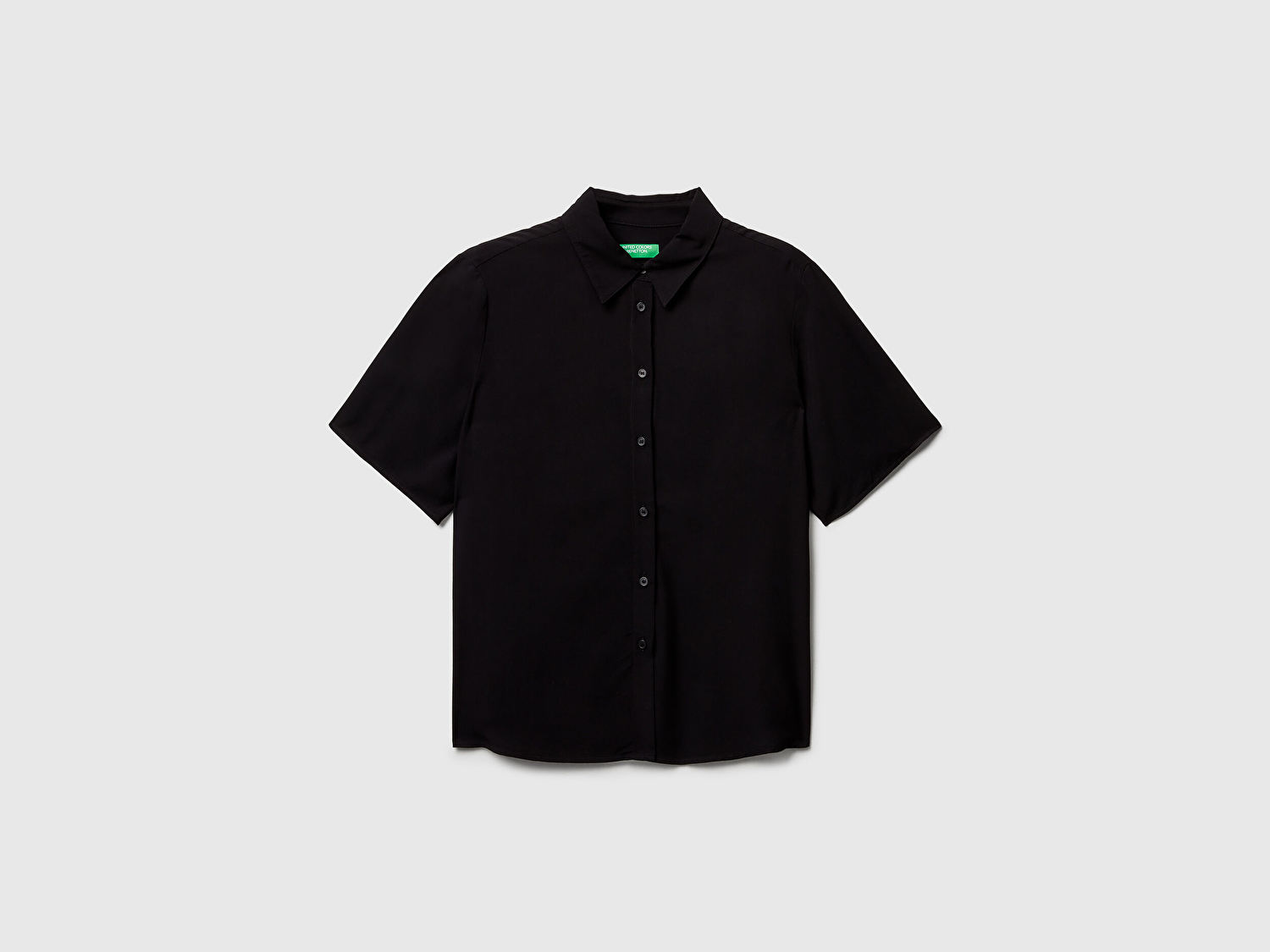 Benetton Kadın Siyah %100 Viskoz Düğmeli Kısa Kollu Gömlek