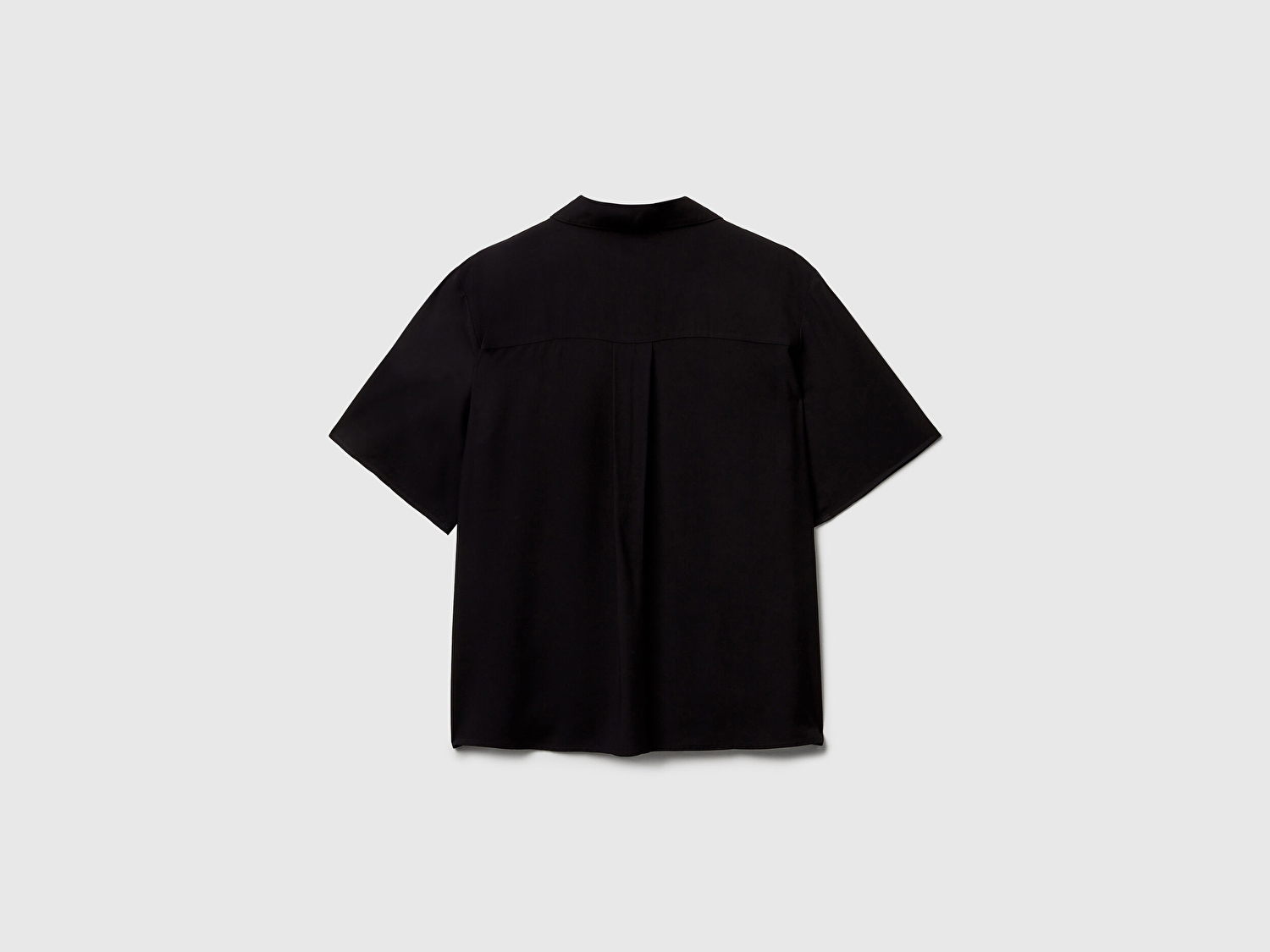 Benetton Kadın Siyah %100 Viskoz Düğmeli Kısa Kollu Gömlek