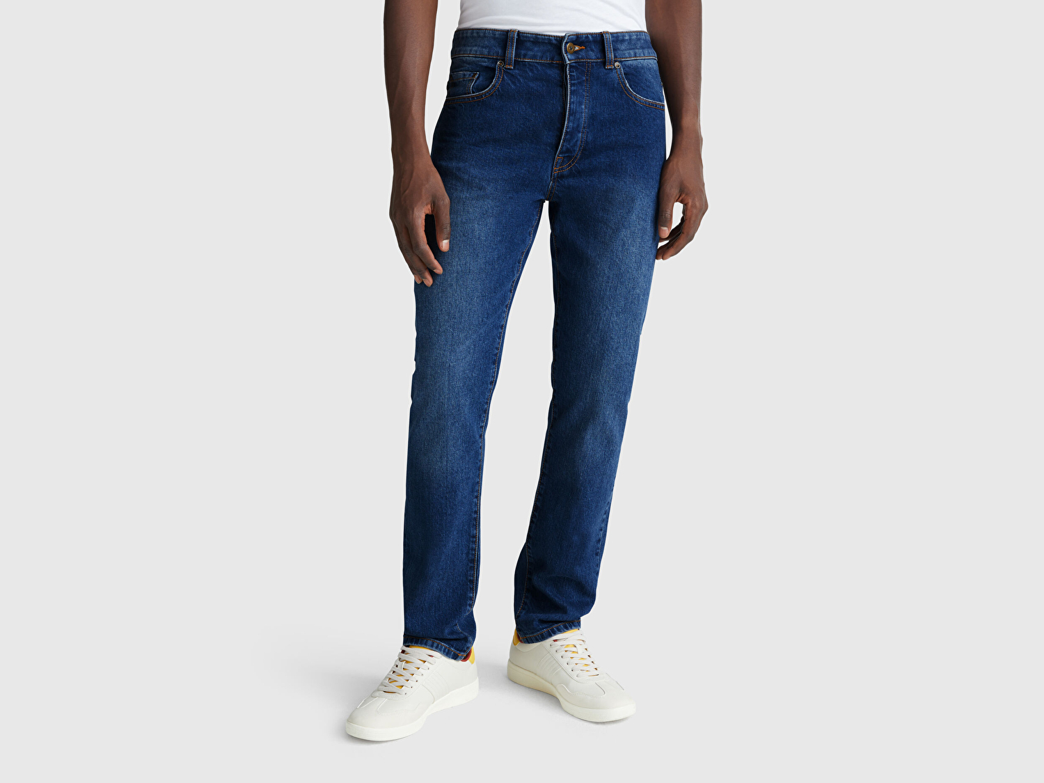 Benetton Erkek Mavi Pamuk Karışımlı Arkası Logo Etiketli Cepli Slim Fit Denim Pantolon
