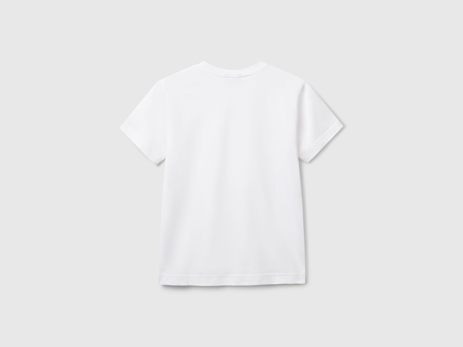 Benetton Erkek Çocuk Beyaz Etek Ucu Logo Detaylı Bisiklet Yaka Düz T-Shirt