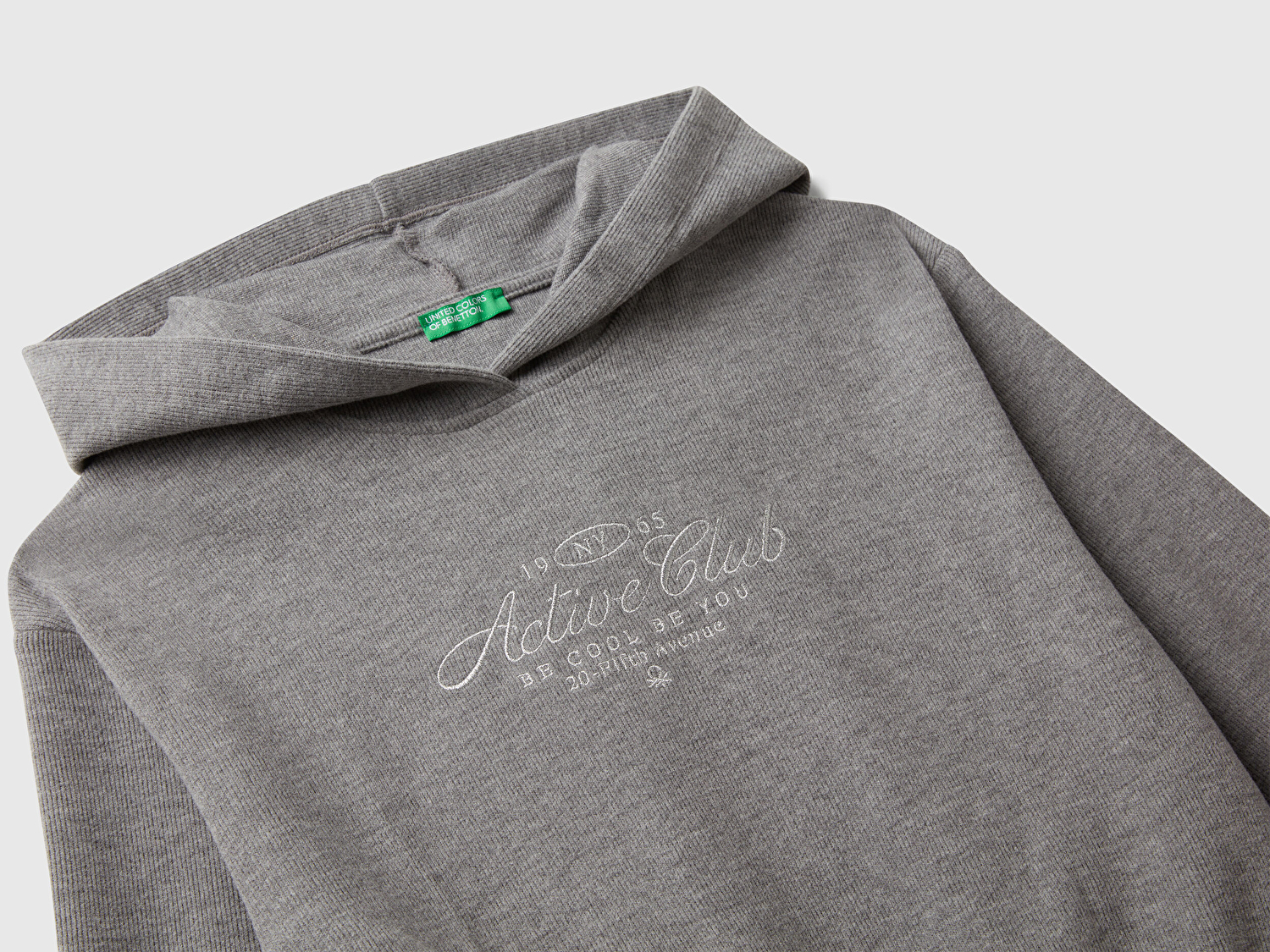 Benetton Kız Çocuk Antrasit Melanj Simli Nakışlı Ribanalı Kapüşonlu Relaxed Fit Sweatshirt