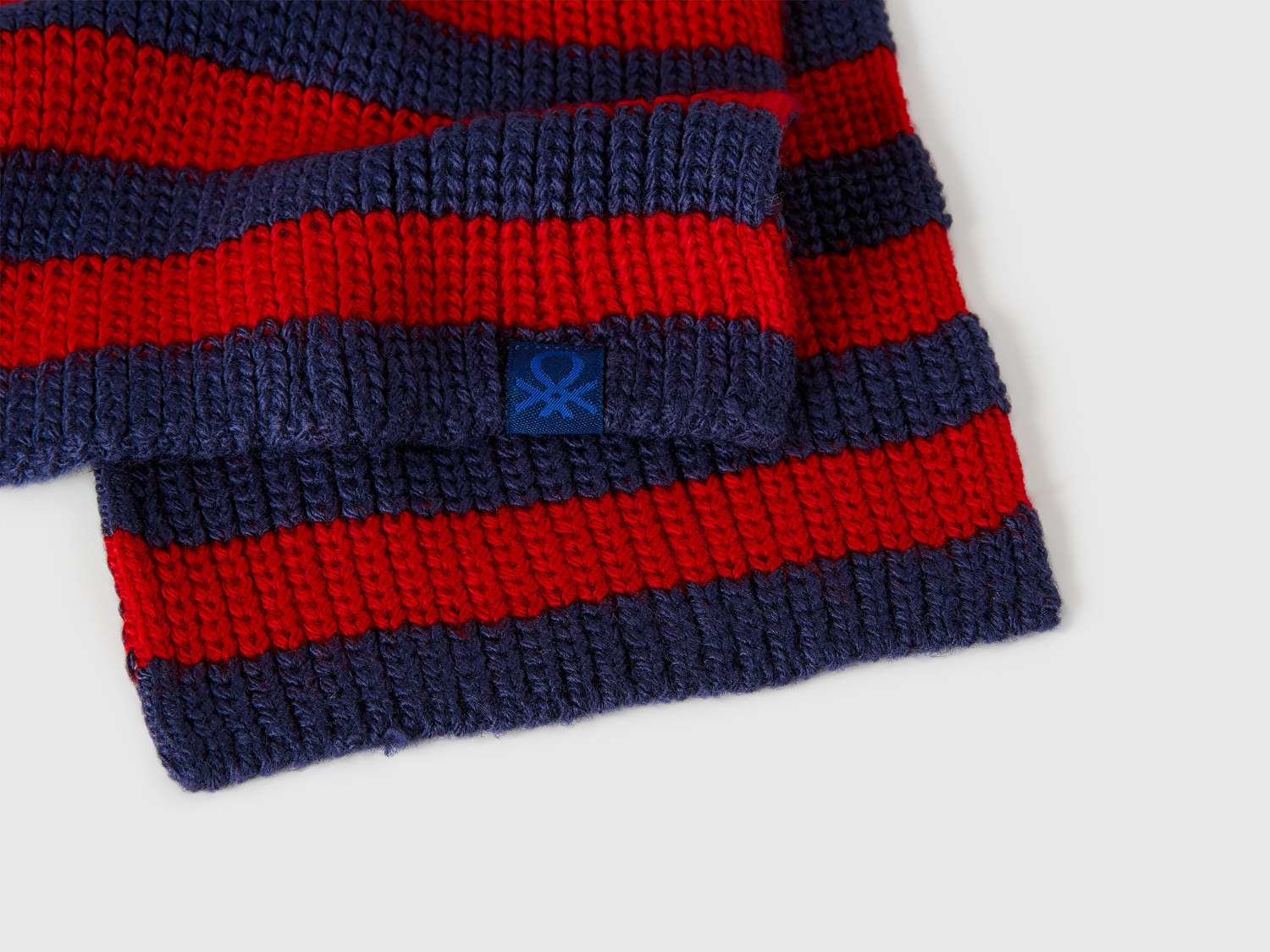 Erkek Bebek Lacivert %100 Akrilik Logo Etiketi Detaylı Renk Bloklu Atkı