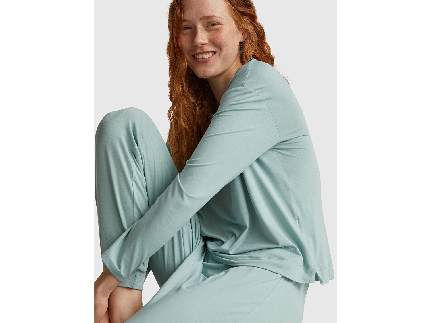 Benetton Kadın Açık Yeşil Modal Karışımlı Yırtmaçlı Bisiklet Yaka Pijama Üstü