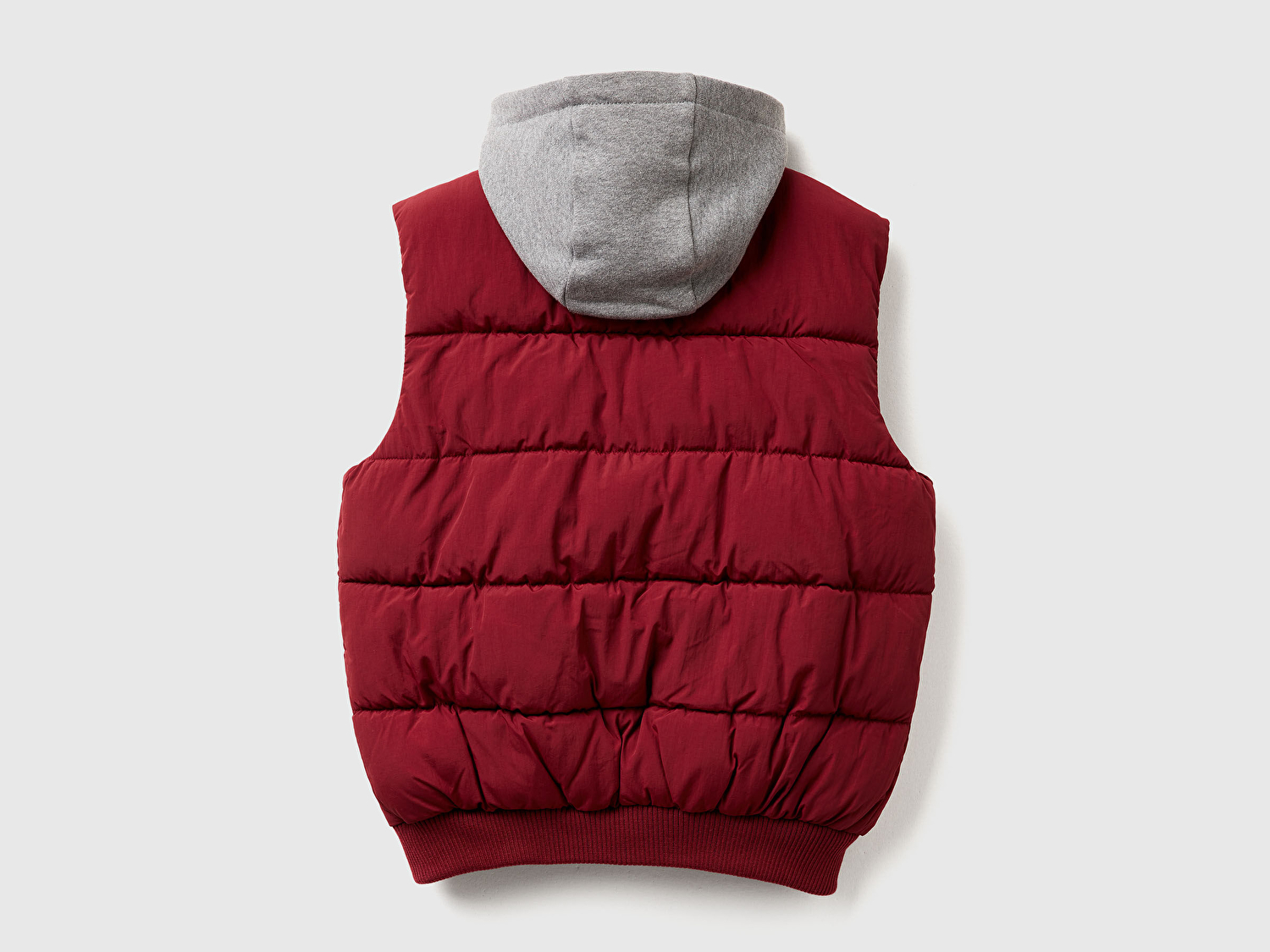 Benetton Erkek Çocuk Bordo Logo Detaylı Nervürlü Çıkarılabilir Kapüşonlu Dolgulu Yelek