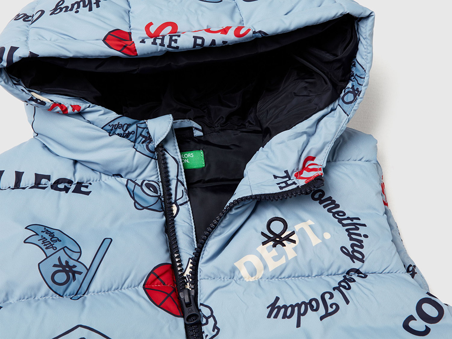Benetton Erkek Bebek Açık Mavi Tamamı Baskılı Logolu Fermuarlı Kapüşonlu Dolgulu Yelek