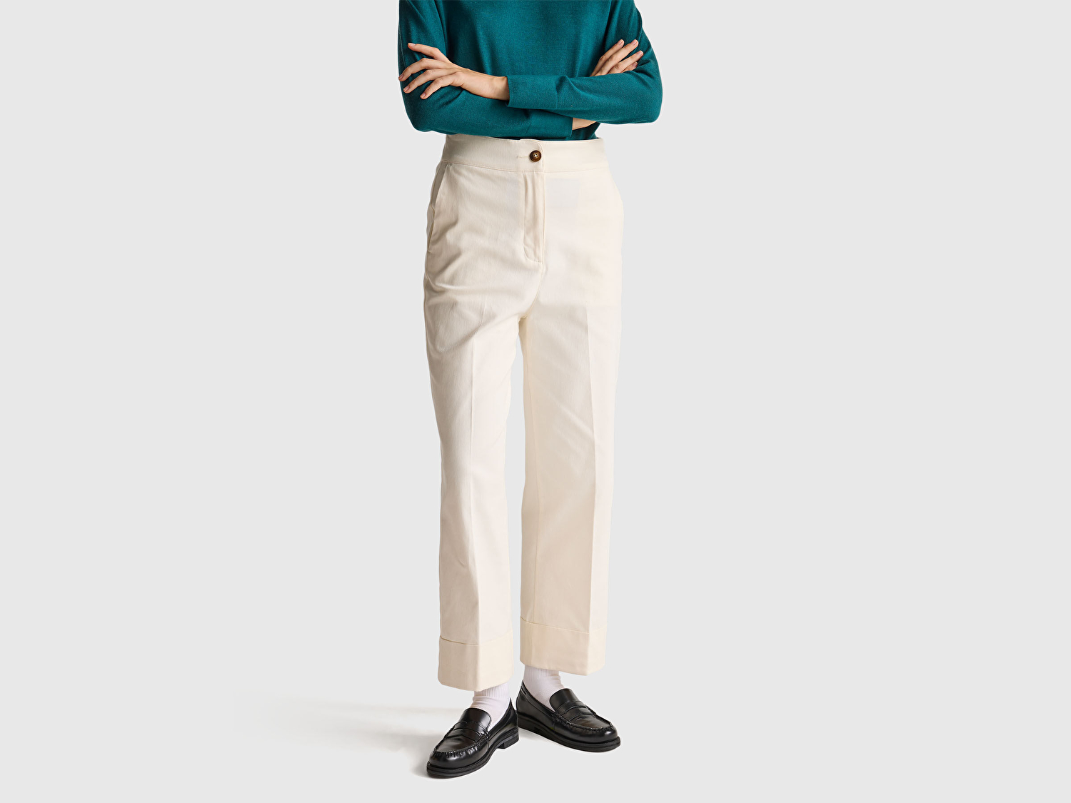 Benetton Kadın Krem Pamuk Karışımlı Düğmeli Paçası Katlamalı Pantolon