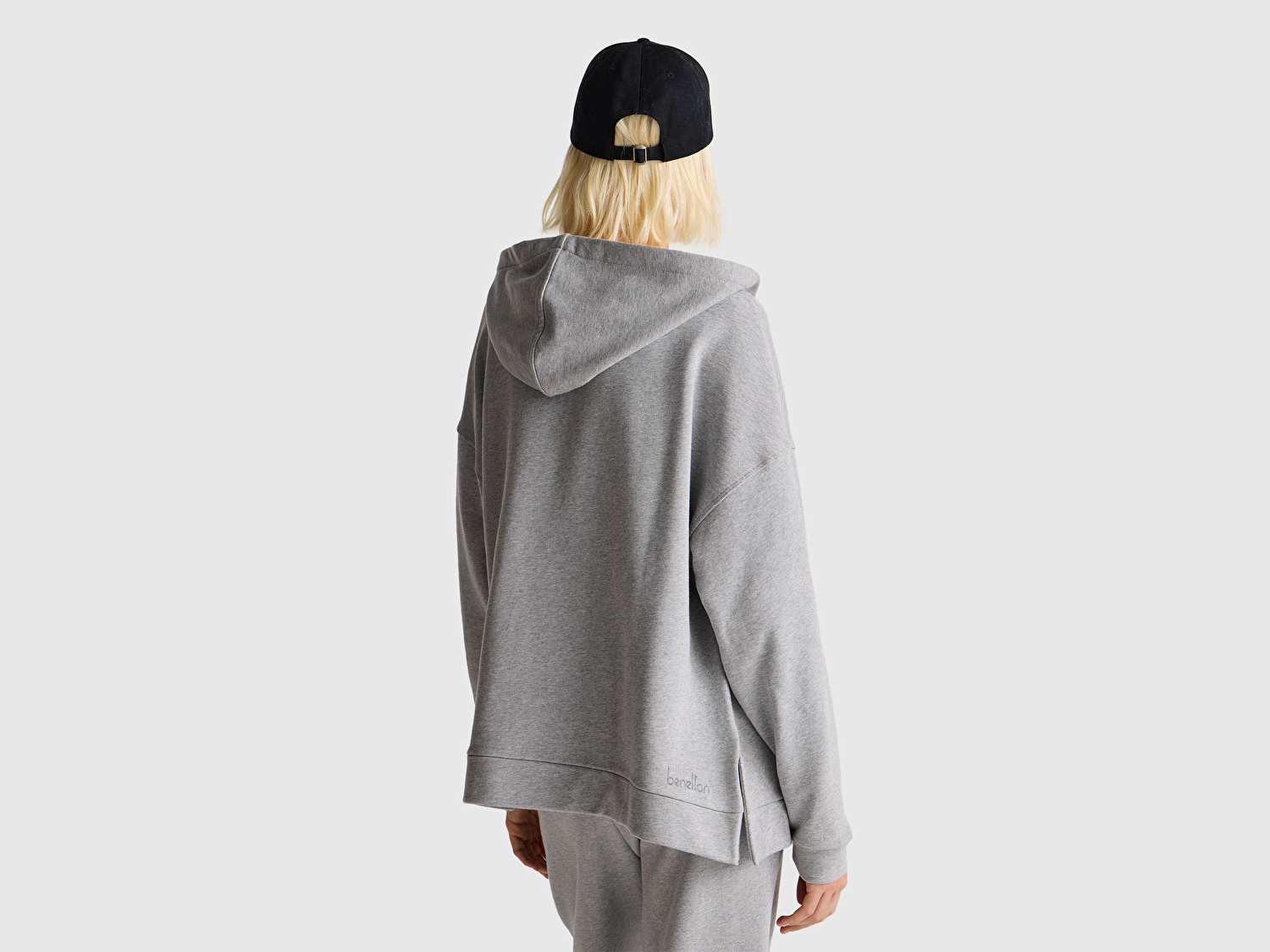 Benetton Kadın Gri Melanj Logo Baskı Detaylı Kapüşonlu Relax Fit Sweatshirt