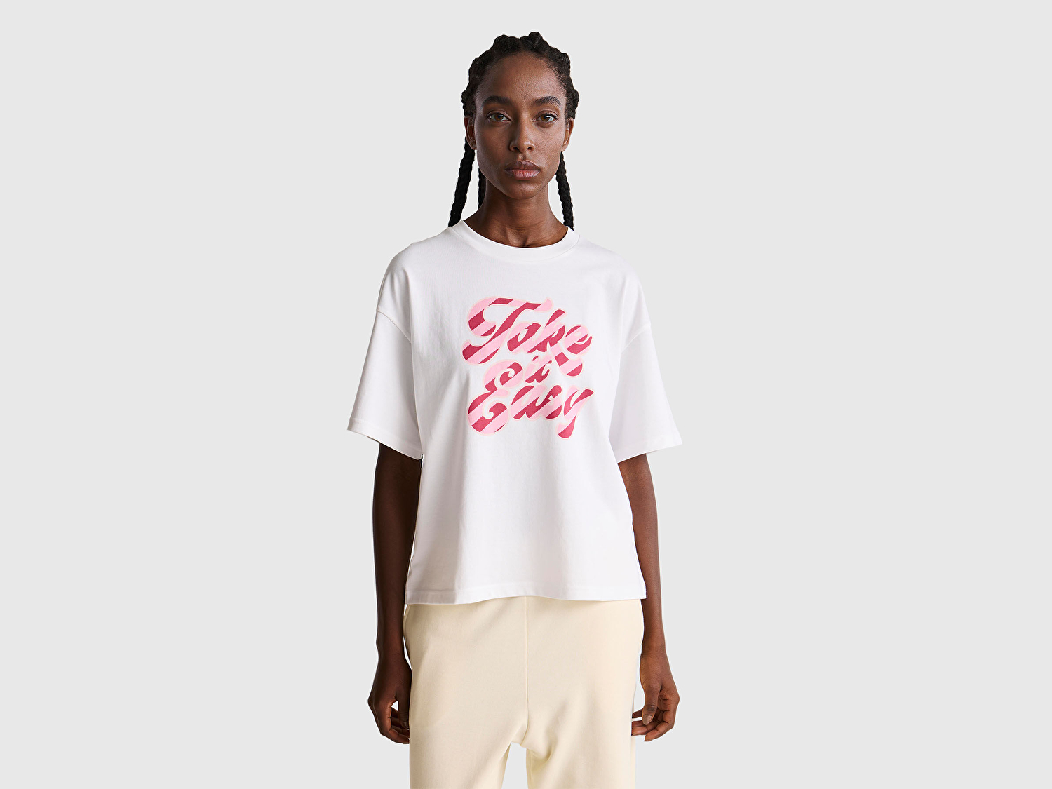 Benetton Kadın Beyaz-Pembe Yazılı %100 Pamuk Önü Yazı Baskılı Bisiklet Yaka T-Shirt