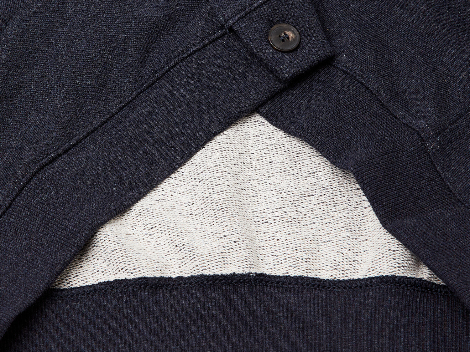 Benetton Erkek Lacivert %100 Pamuk Logo İşlemeli Cep Detaylı Düğmeli Hırka