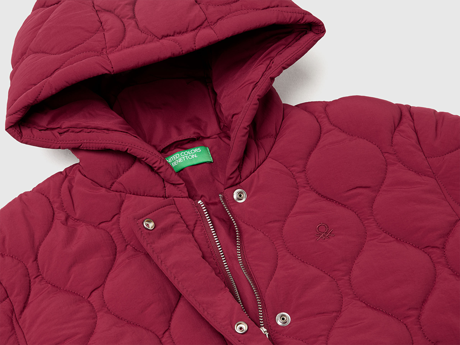 Benetton Kız Çocuk Bordo Logo İşlemeli Kapitone Fermuarlı Nervürlü Kapüşonlu Ceket