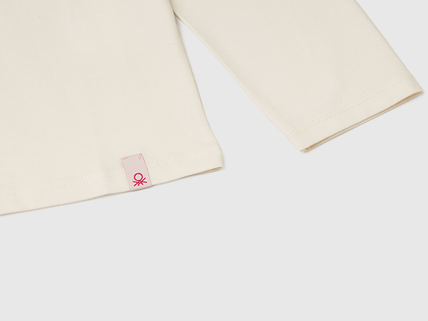 Benetton Kız Çocuk Ekru Önü Baskılı Logo Etiketi Detaylı Uzun Kollu T-shirt