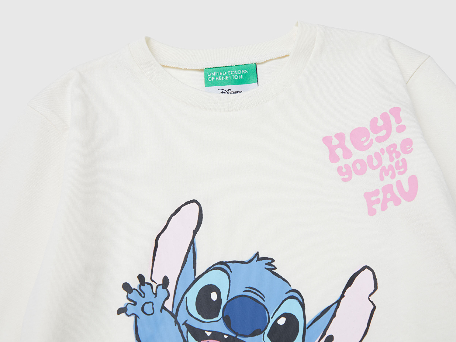 Benetton Kız Bebek Krem Önü Baskılı Logo Etiketli Ribana Yakalı Uzun Kollu T-shirt