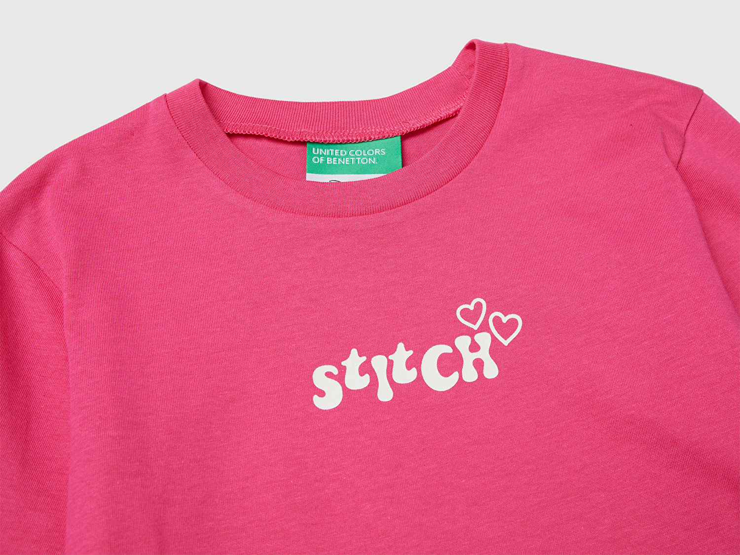 Benetton Kız Bebek Pembe Önü Baskılı Logo Etiketli Ribana Yakalı Uzun Kollu T-shirt