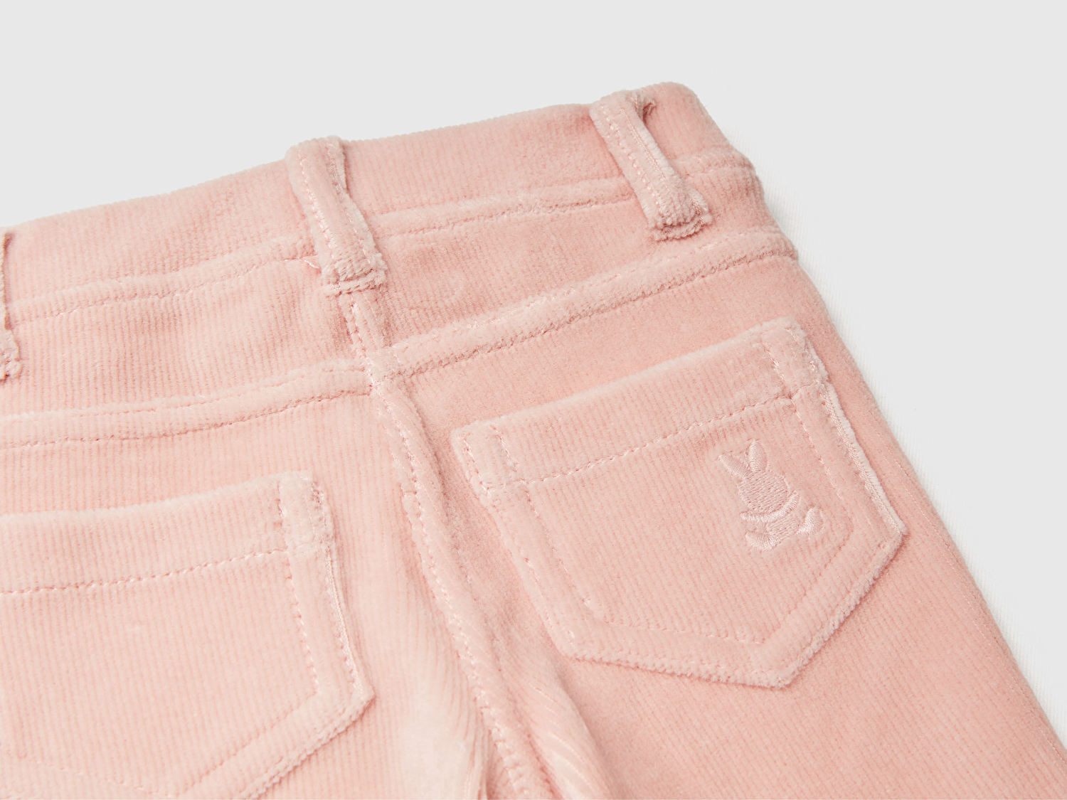 Benetton Bebek Toz Pembe Arka Cebi Tavşan İşlemeli Pantolon