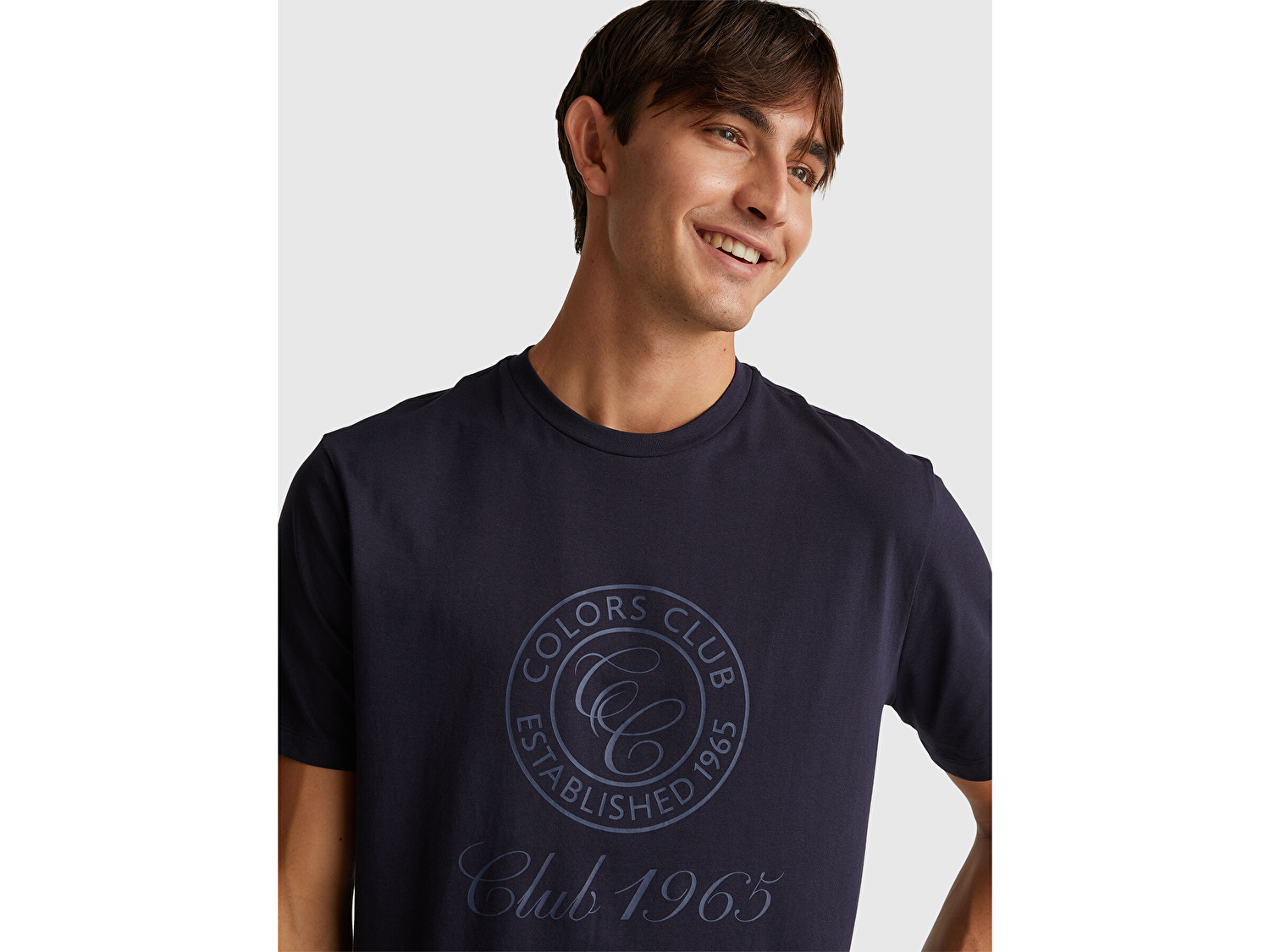 Benetton Erkek Lacivert %100 Pamuk Önü Logo Baskılı Relax Fit T-Shirt