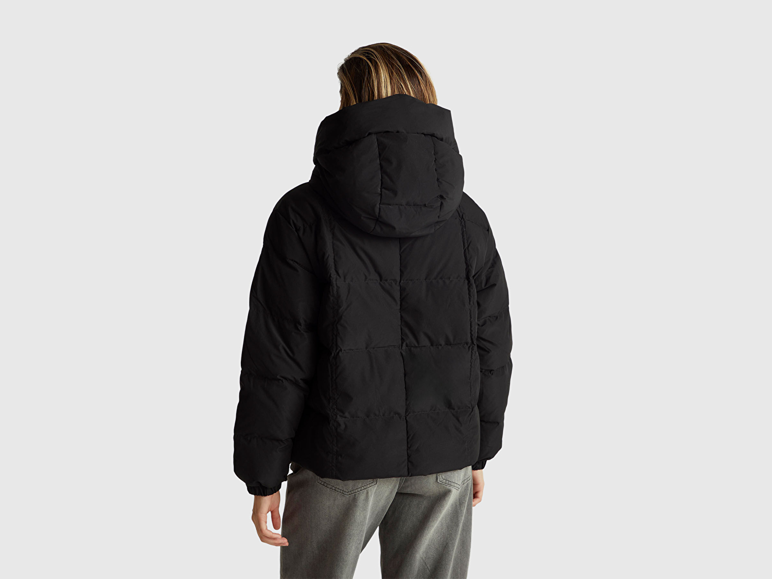 Benetton Kadın Siyah Kuş Tüyü Kapüşonlu Fermuarlı Kolu Lastikli Şişme Mont